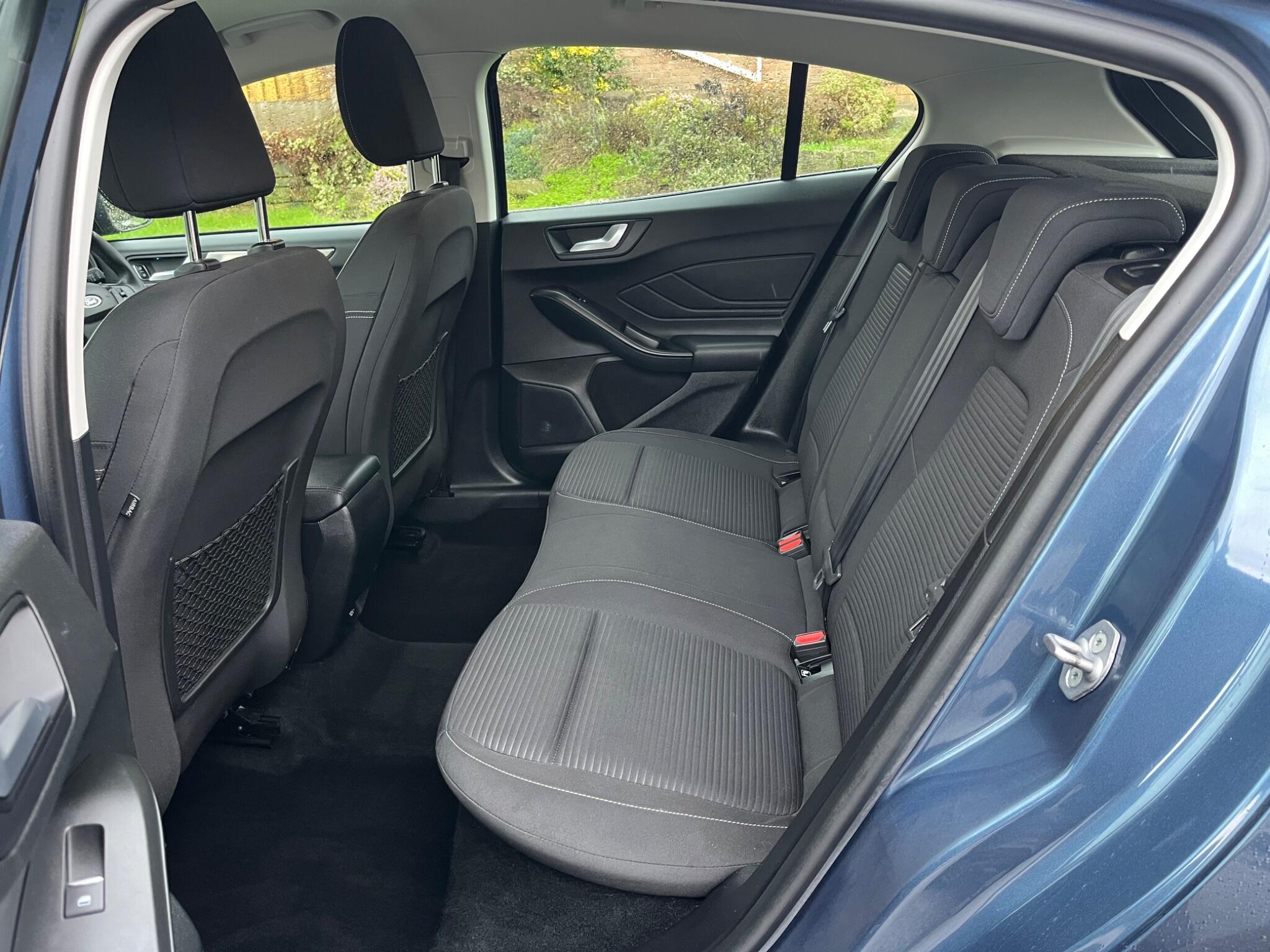 Ford Focus - Image 18