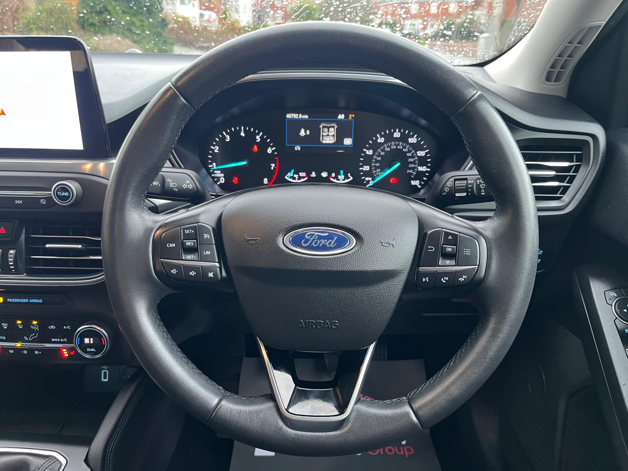 Ford Focus - Image 27