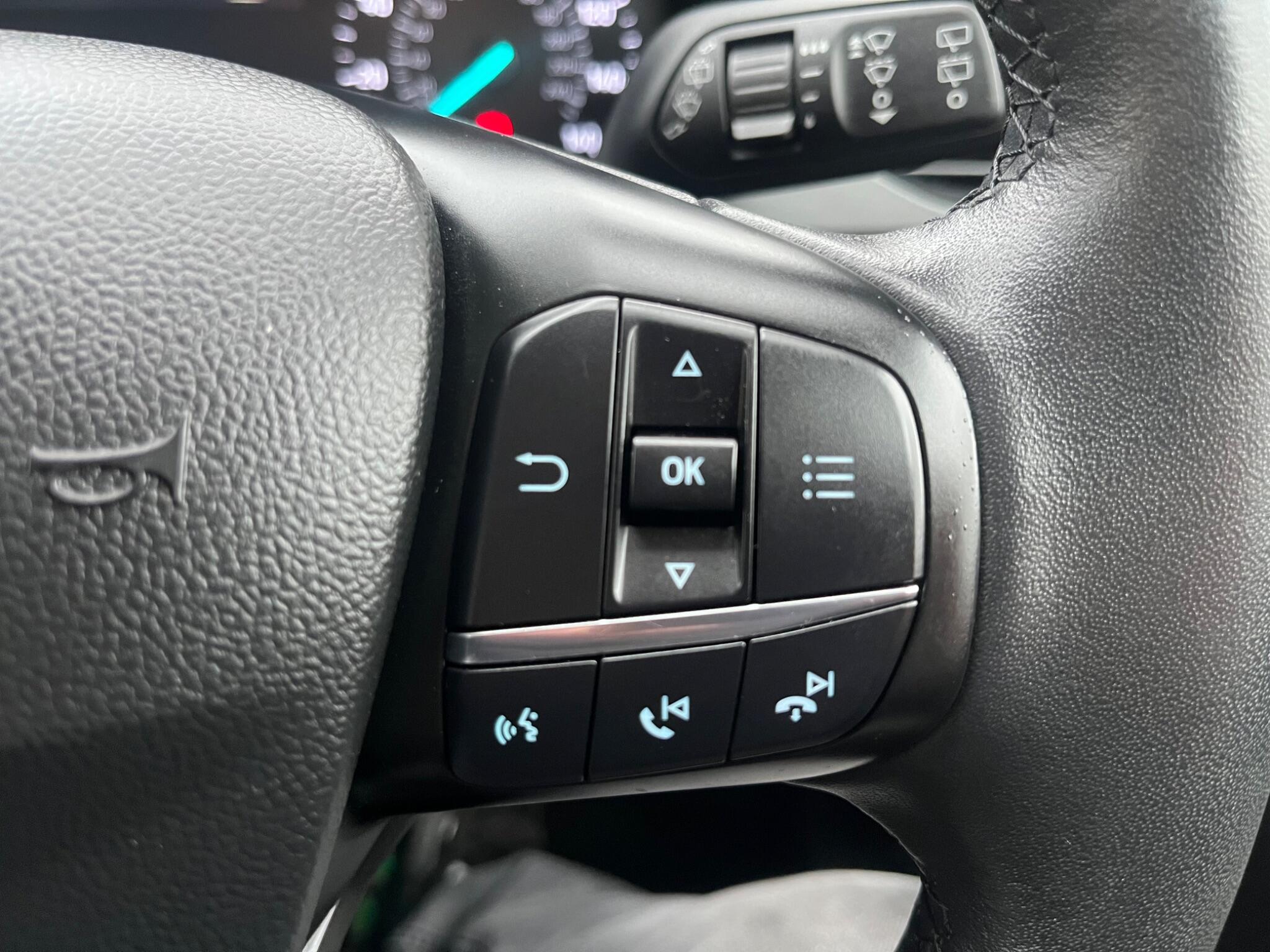 Ford Focus - Image 49