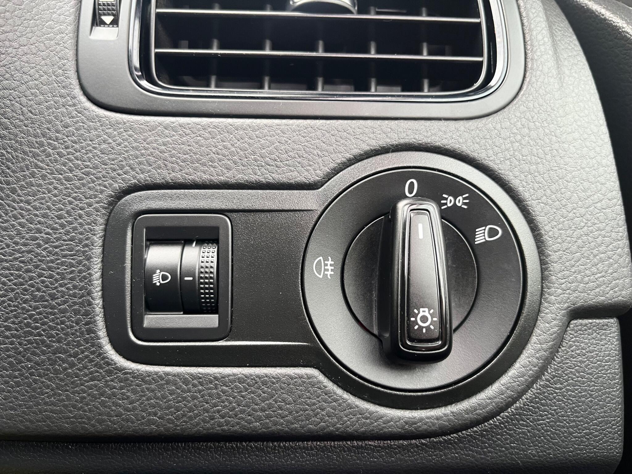 Volkswagen Polo - Image 33