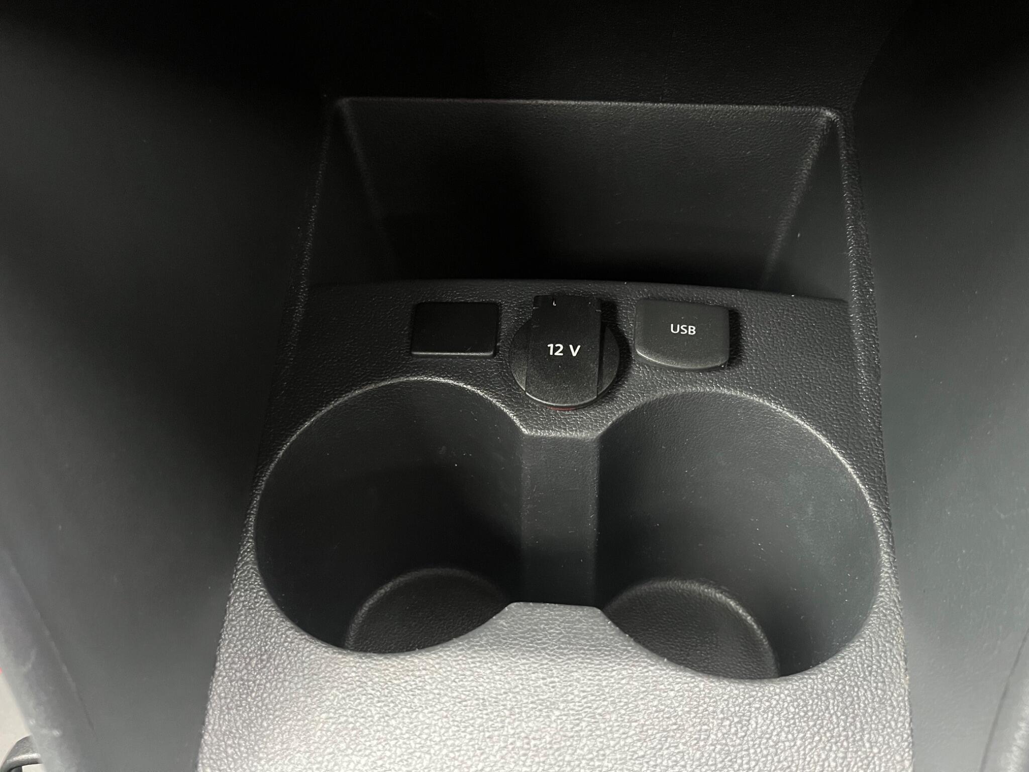 Volkswagen Polo - Image 34