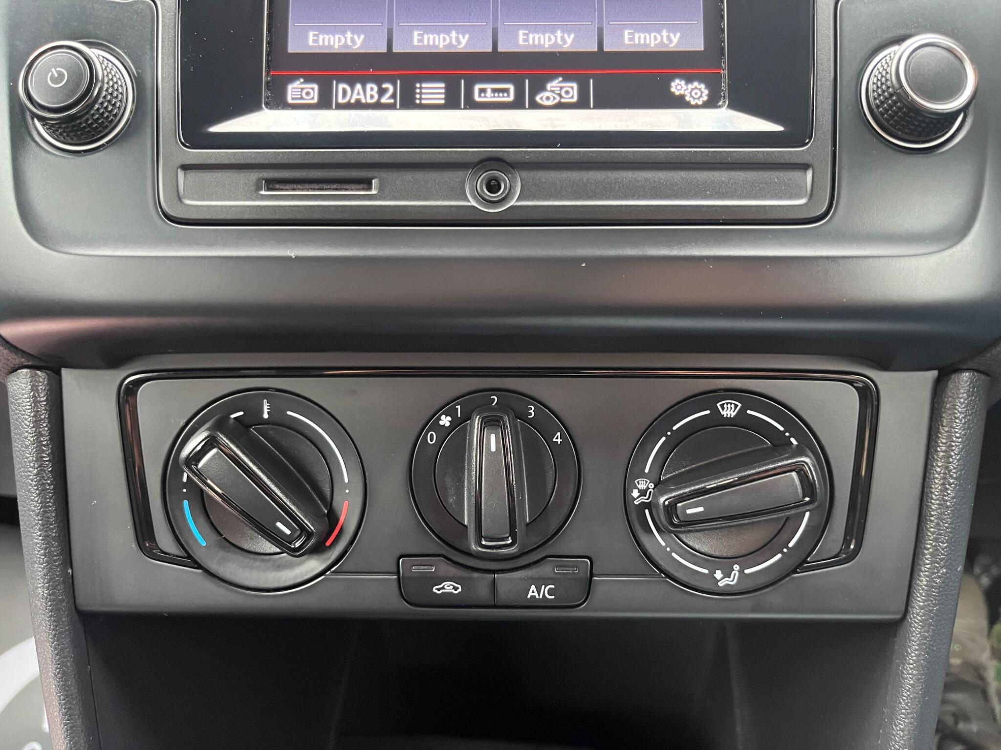 Volkswagen Polo - Image 35