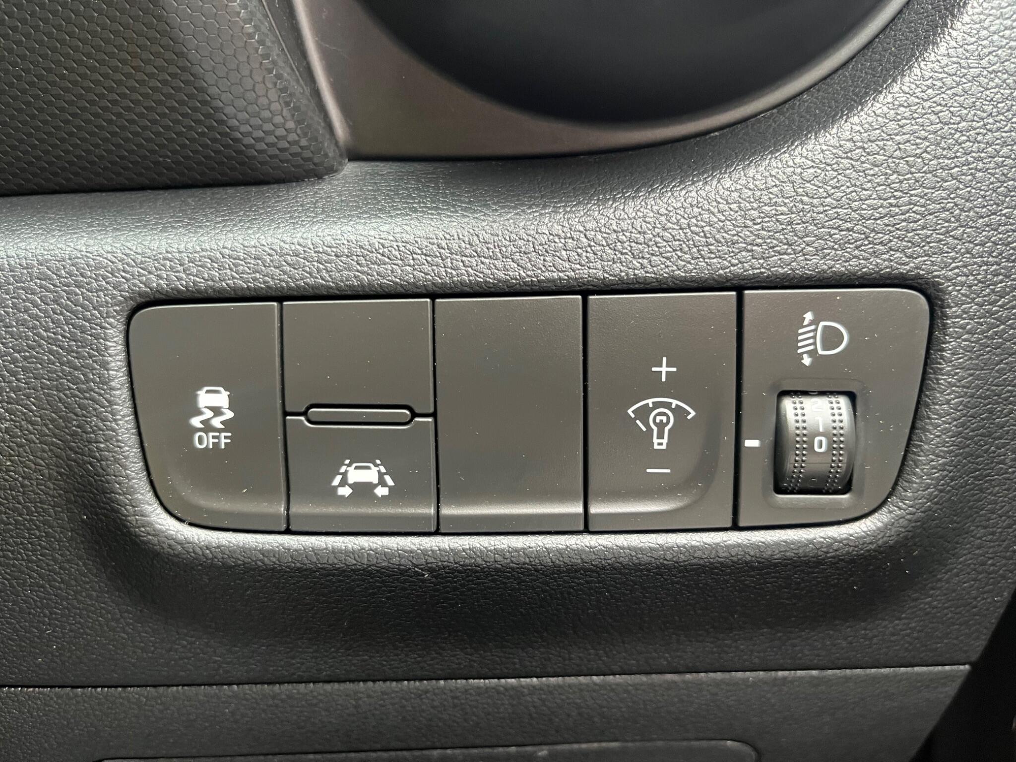 Hyundai Kona - Image 34