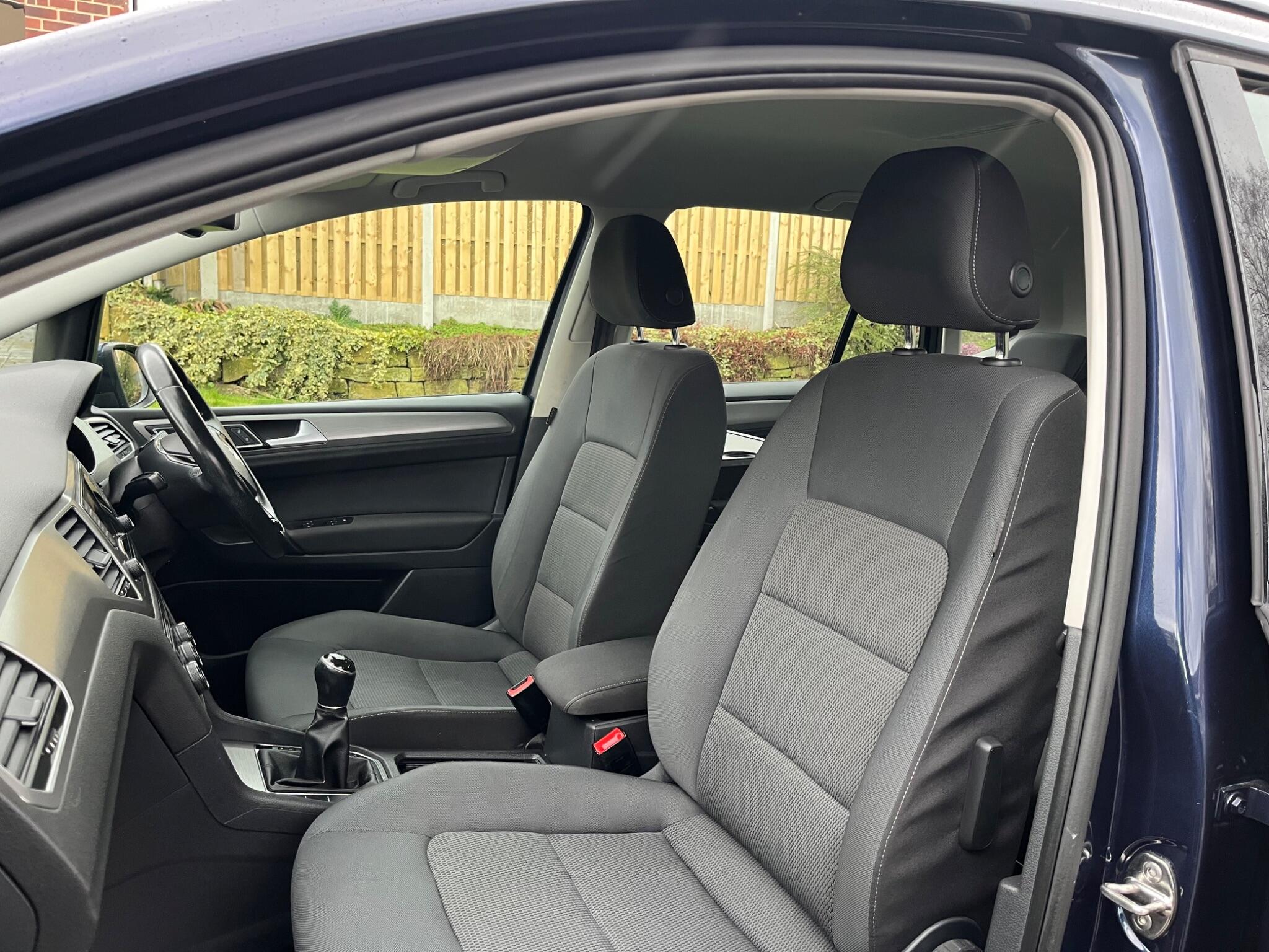 Volkswagen GOLF SV - Image 13