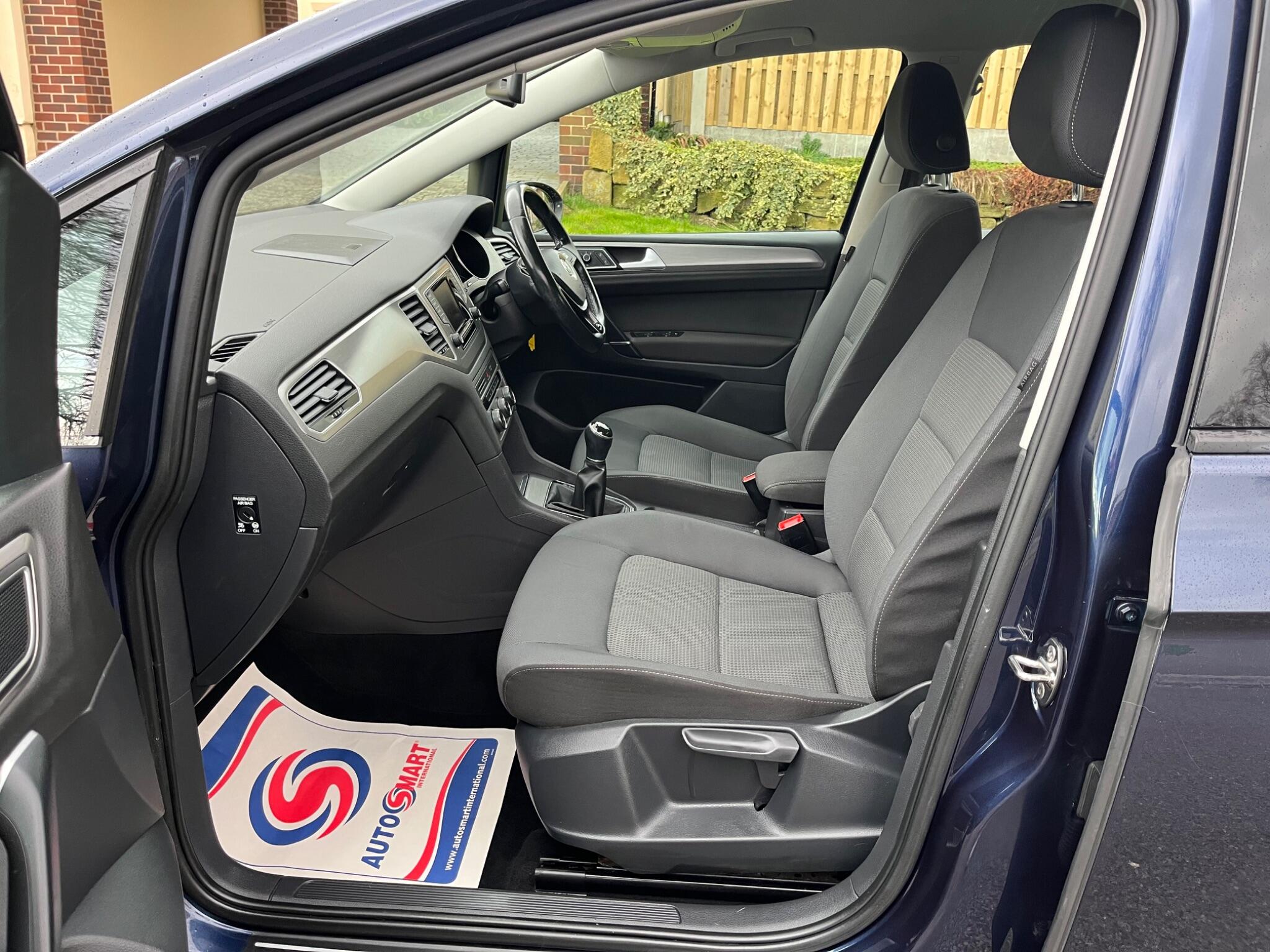 Volkswagen GOLF SV - Image 14