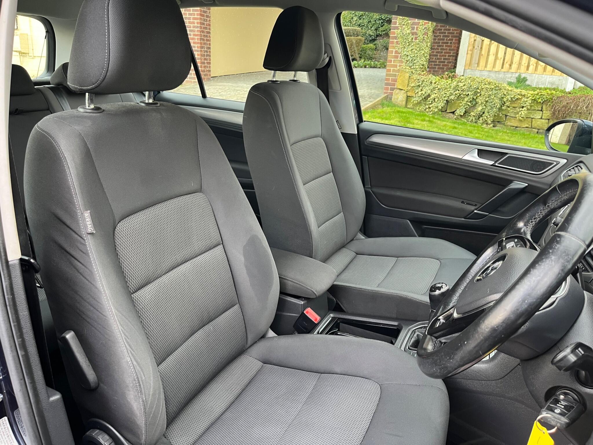 Volkswagen GOLF SV - Image 28