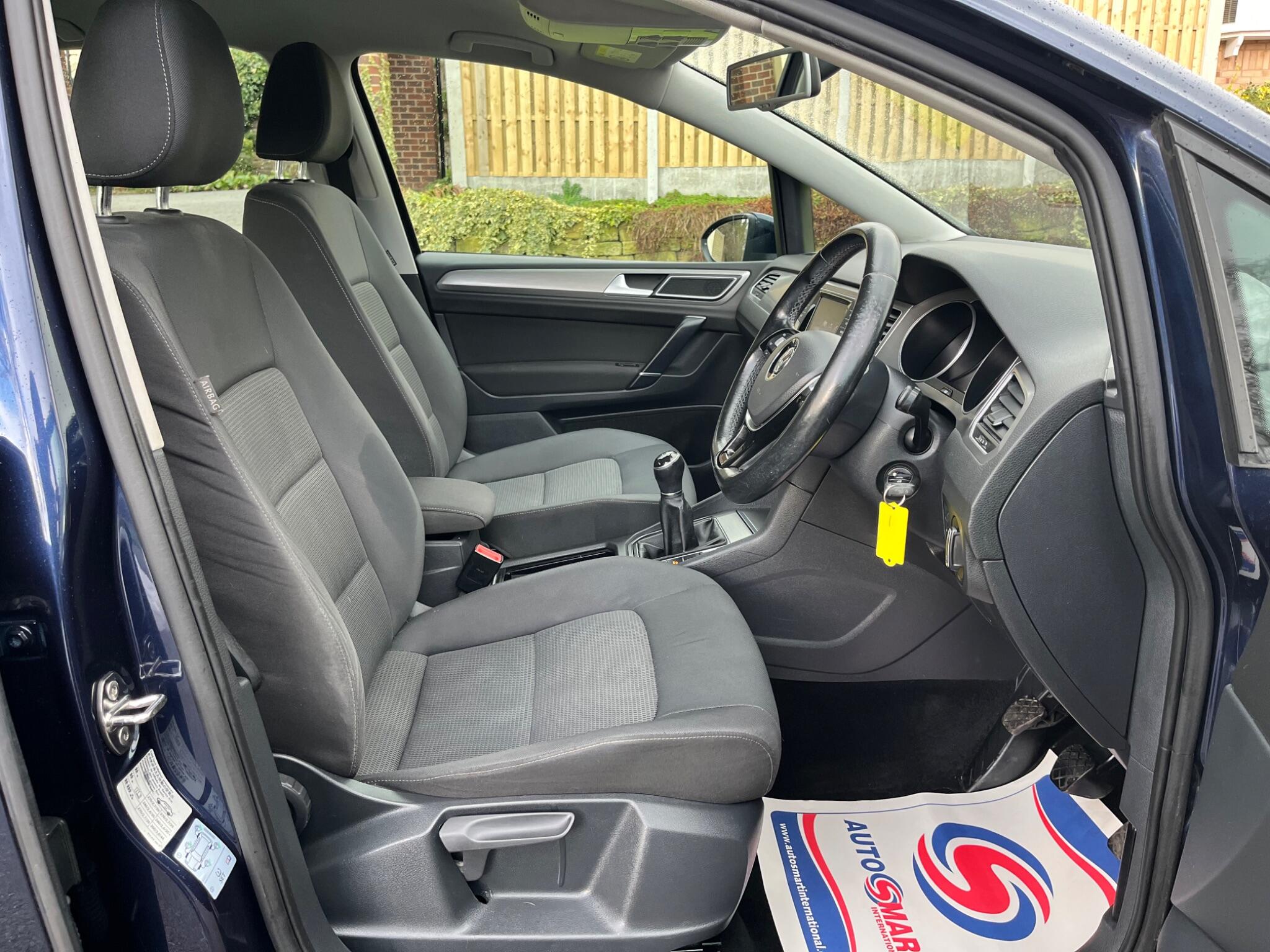 Volkswagen GOLF SV - Image 29