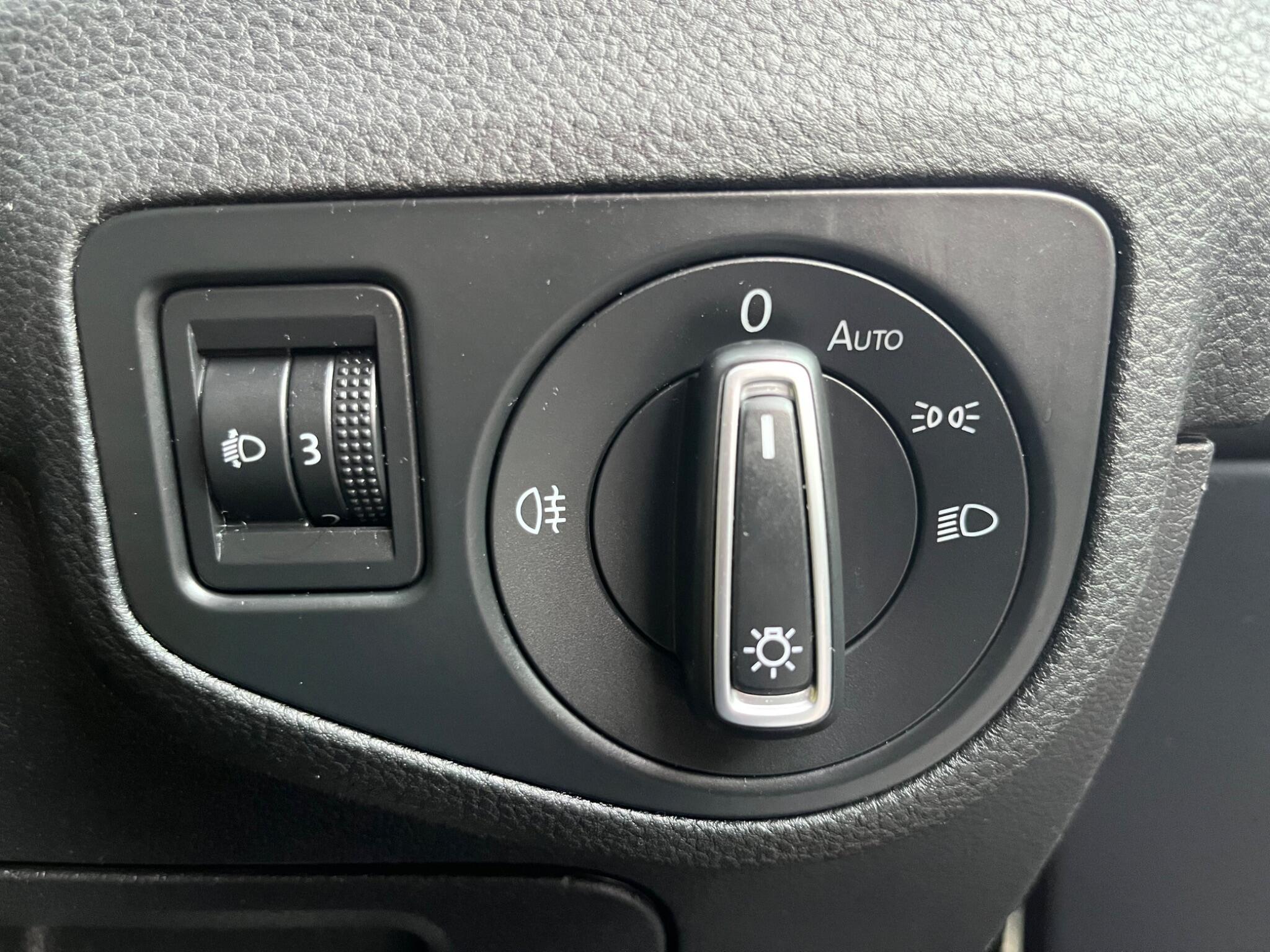 Volkswagen GOLF SV - Image 33