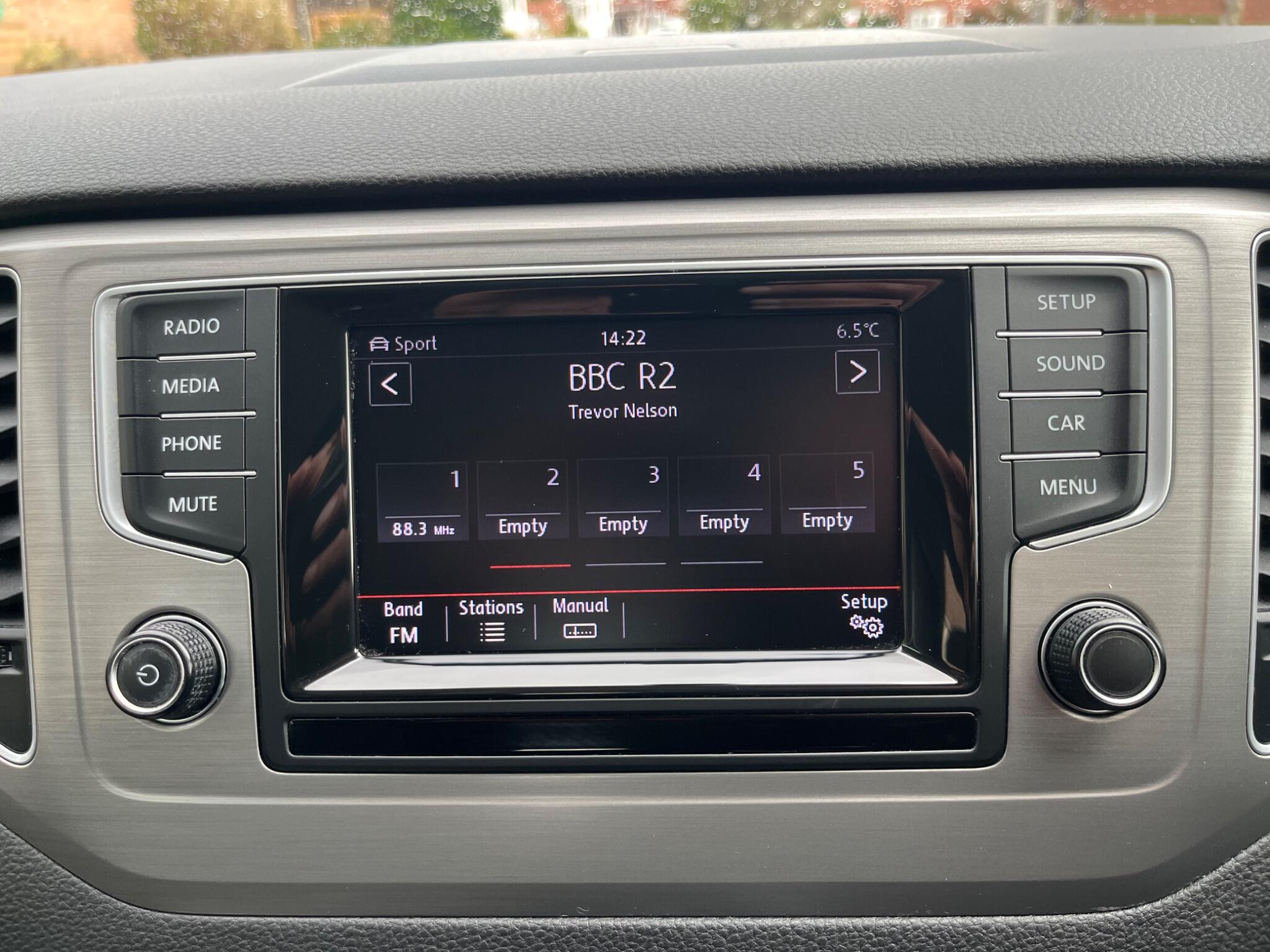 Volkswagen GOLF SV - Image 48