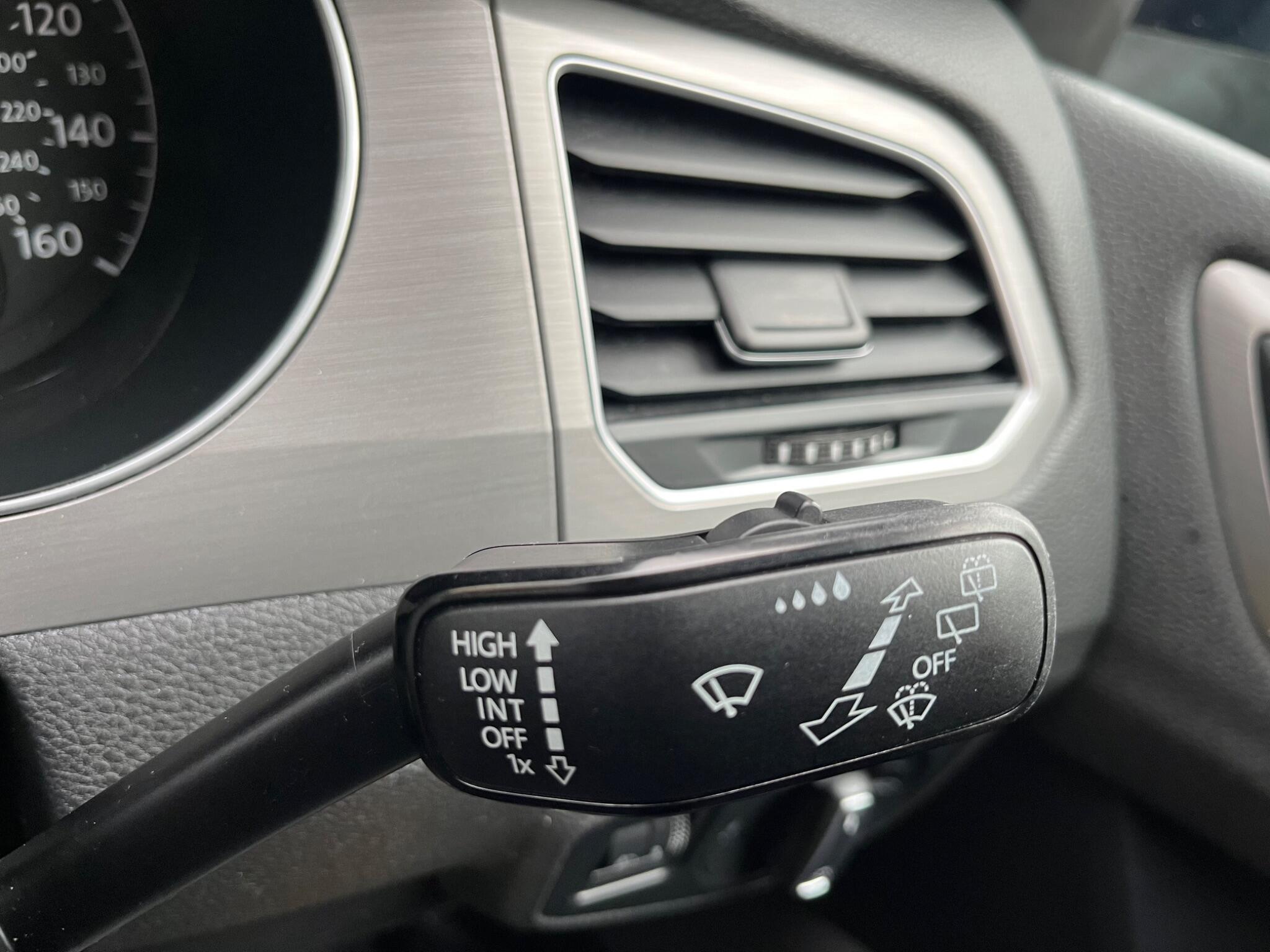 Volkswagen GOLF SV - Image 52