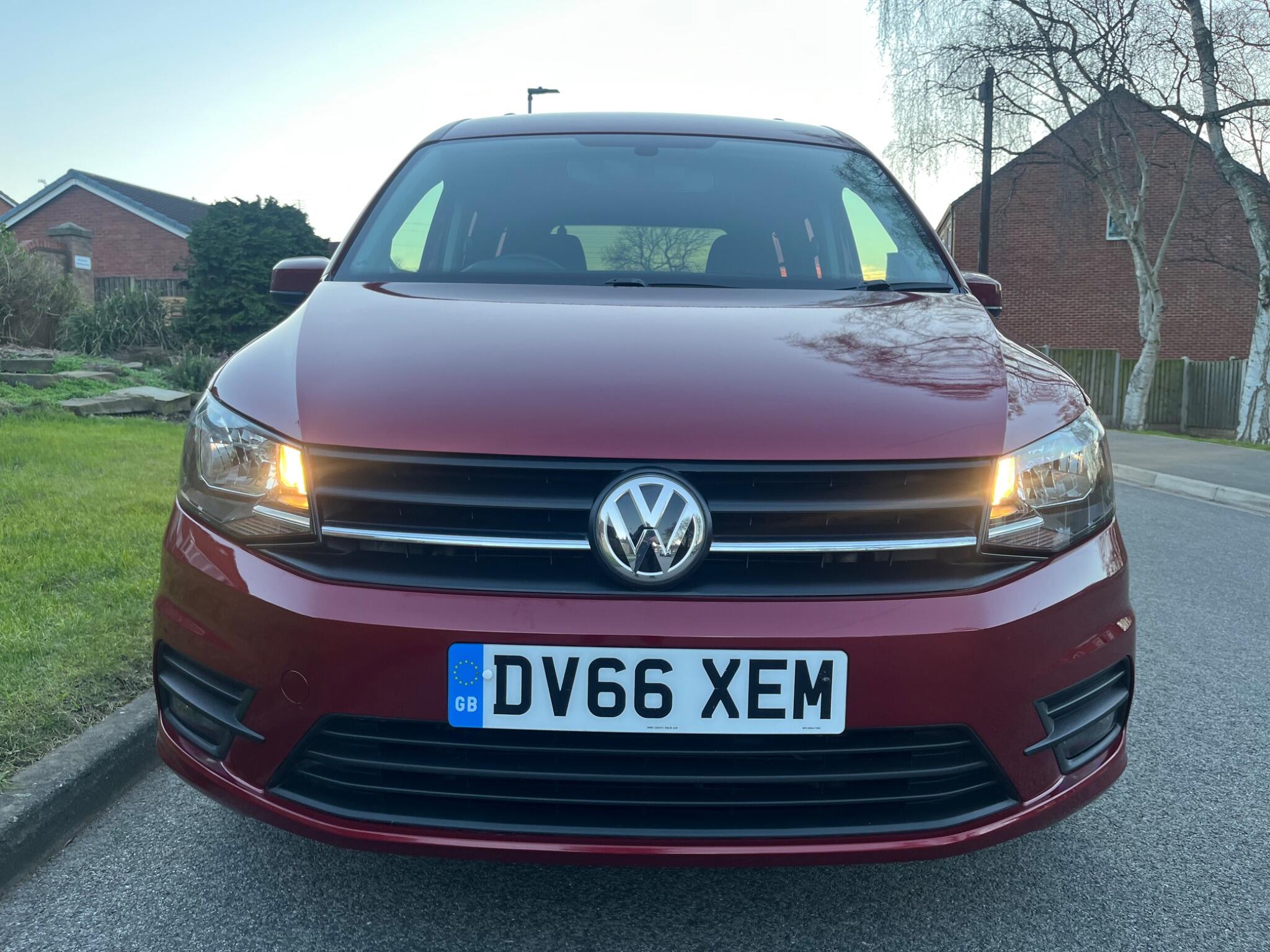 Volkswagen Caddy Life - Image 11