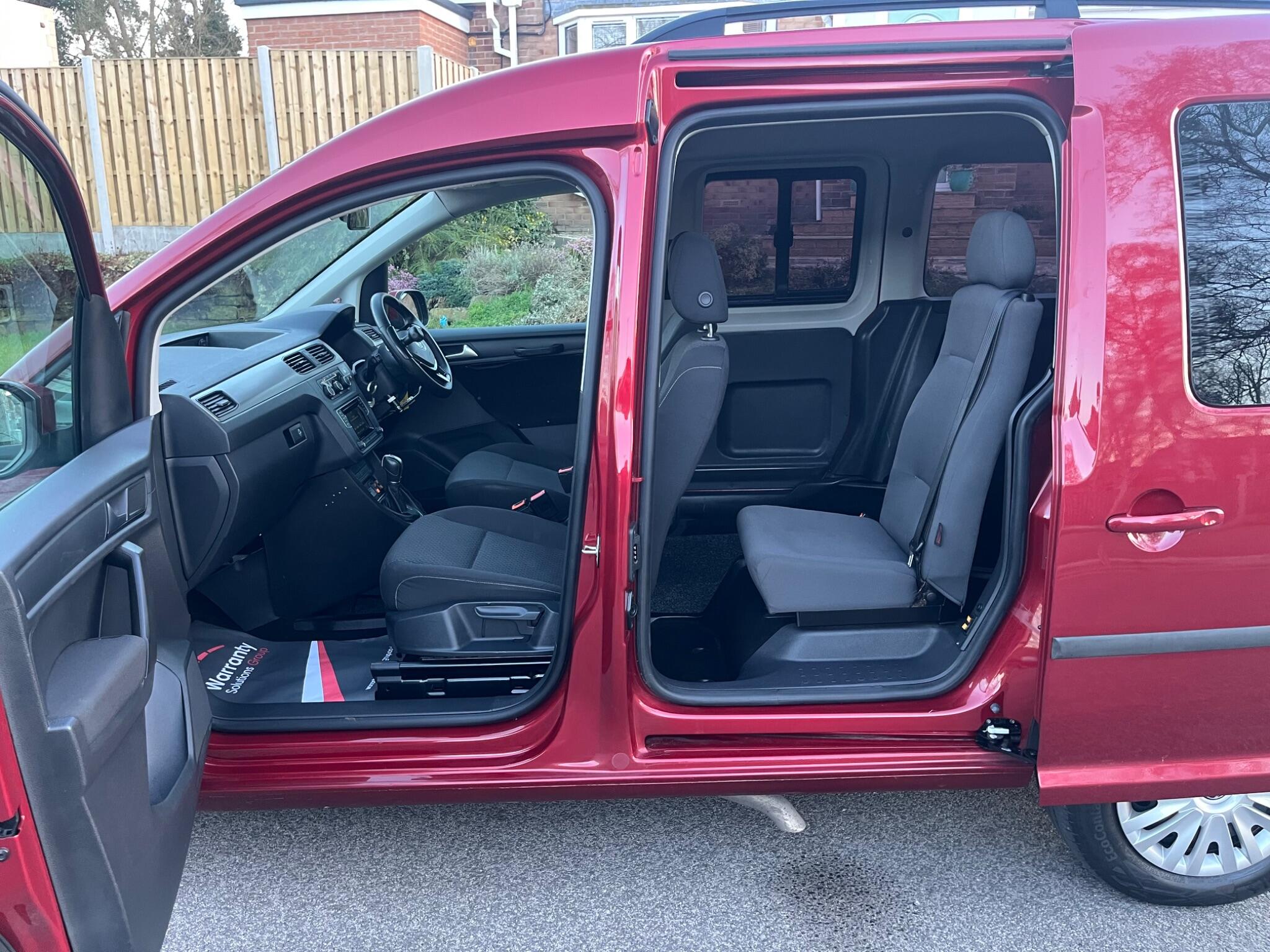 Volkswagen Caddy Life - Image 15