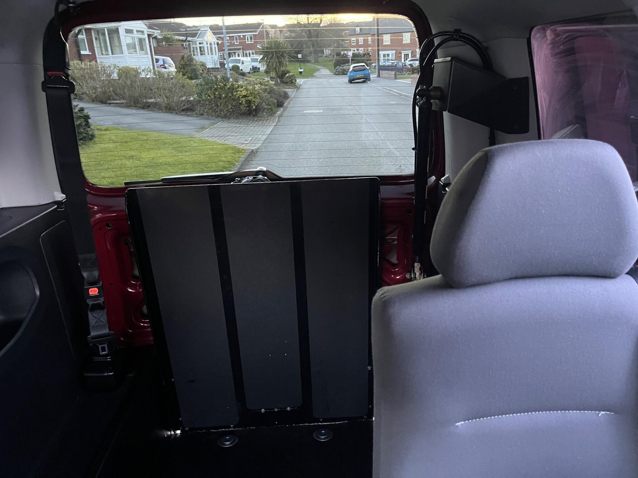 Volkswagen Caddy Life - Image 16