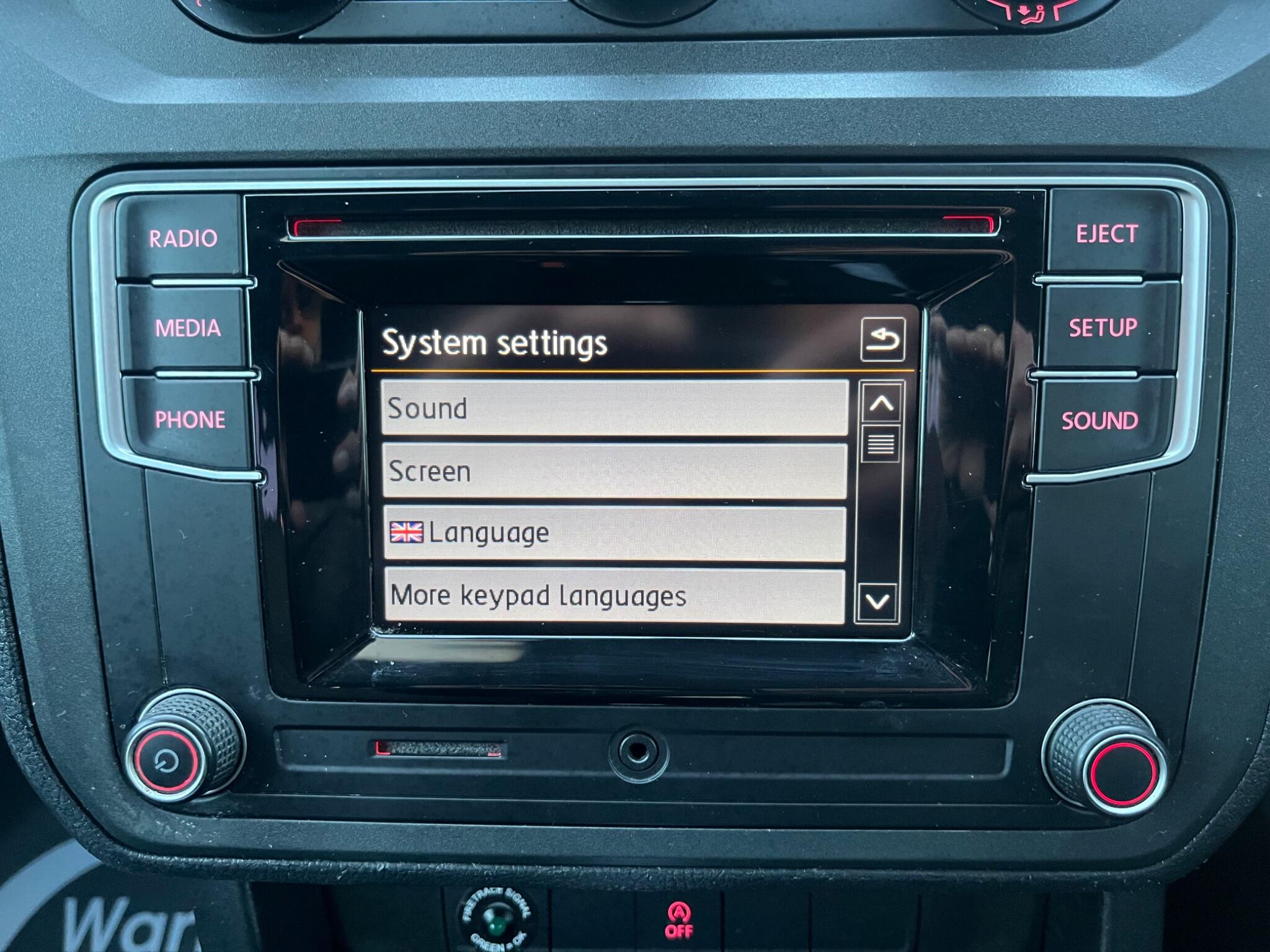 Volkswagen Caddy Life - Image 38