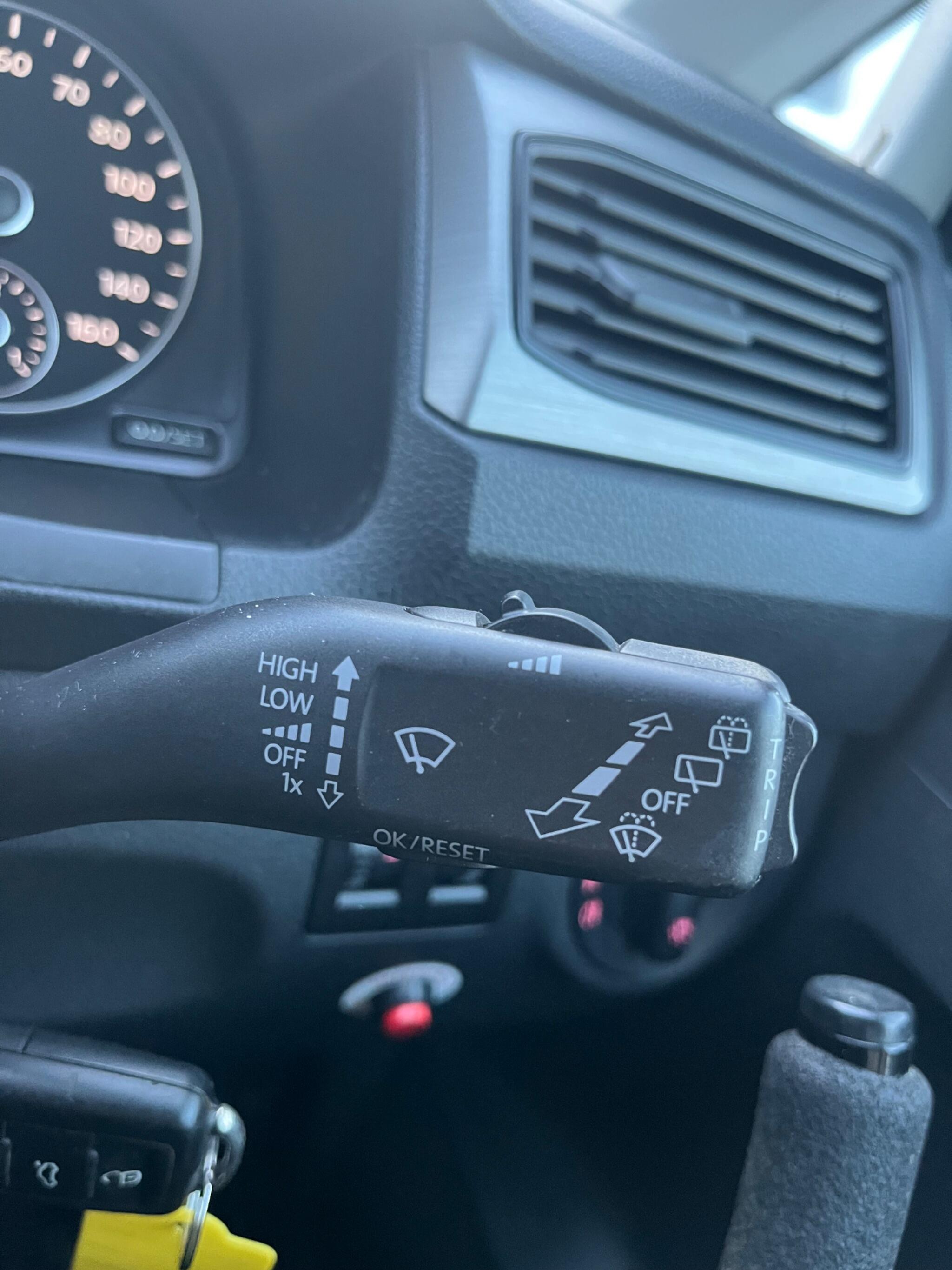 Volkswagen Caddy Life - Image 44