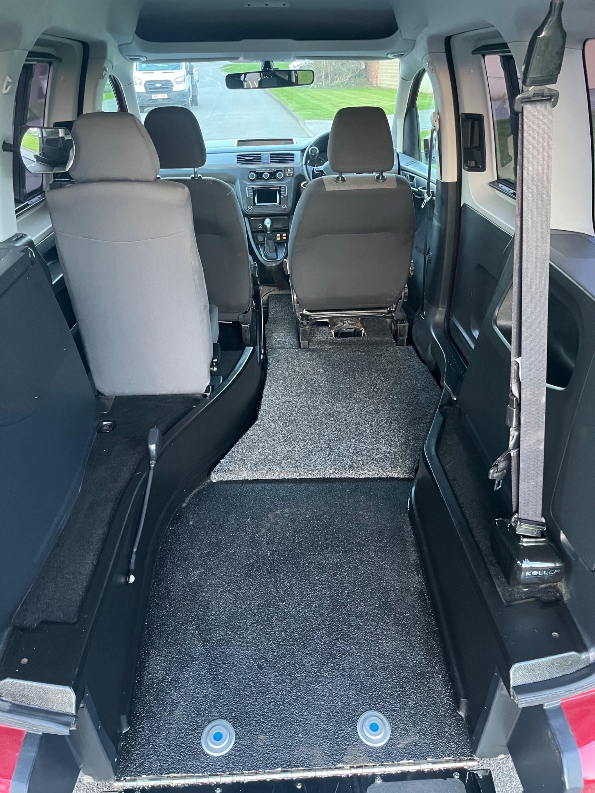 Volkswagen Caddy Life - Image 47