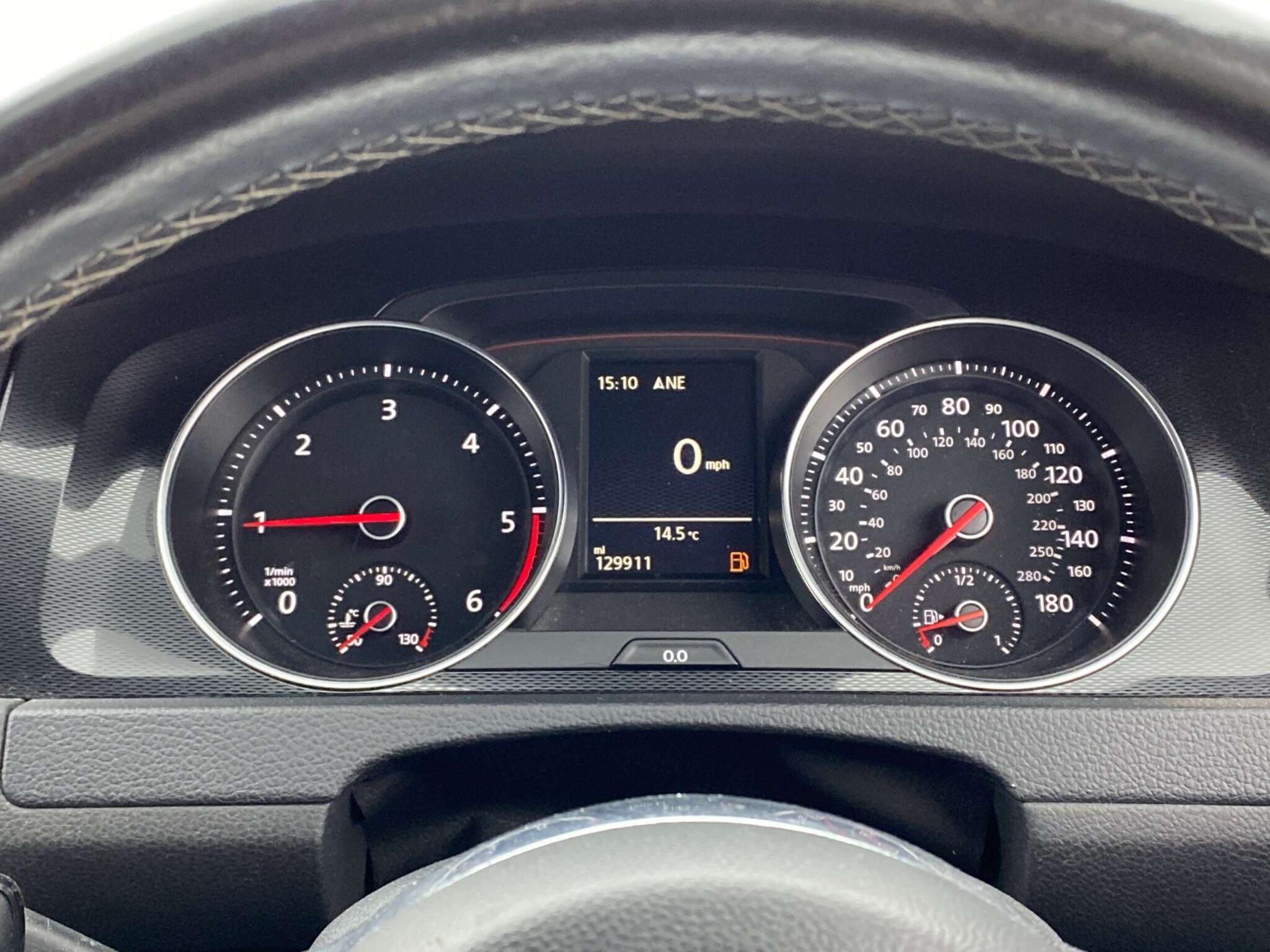 Volkswagen Golf - Image 12