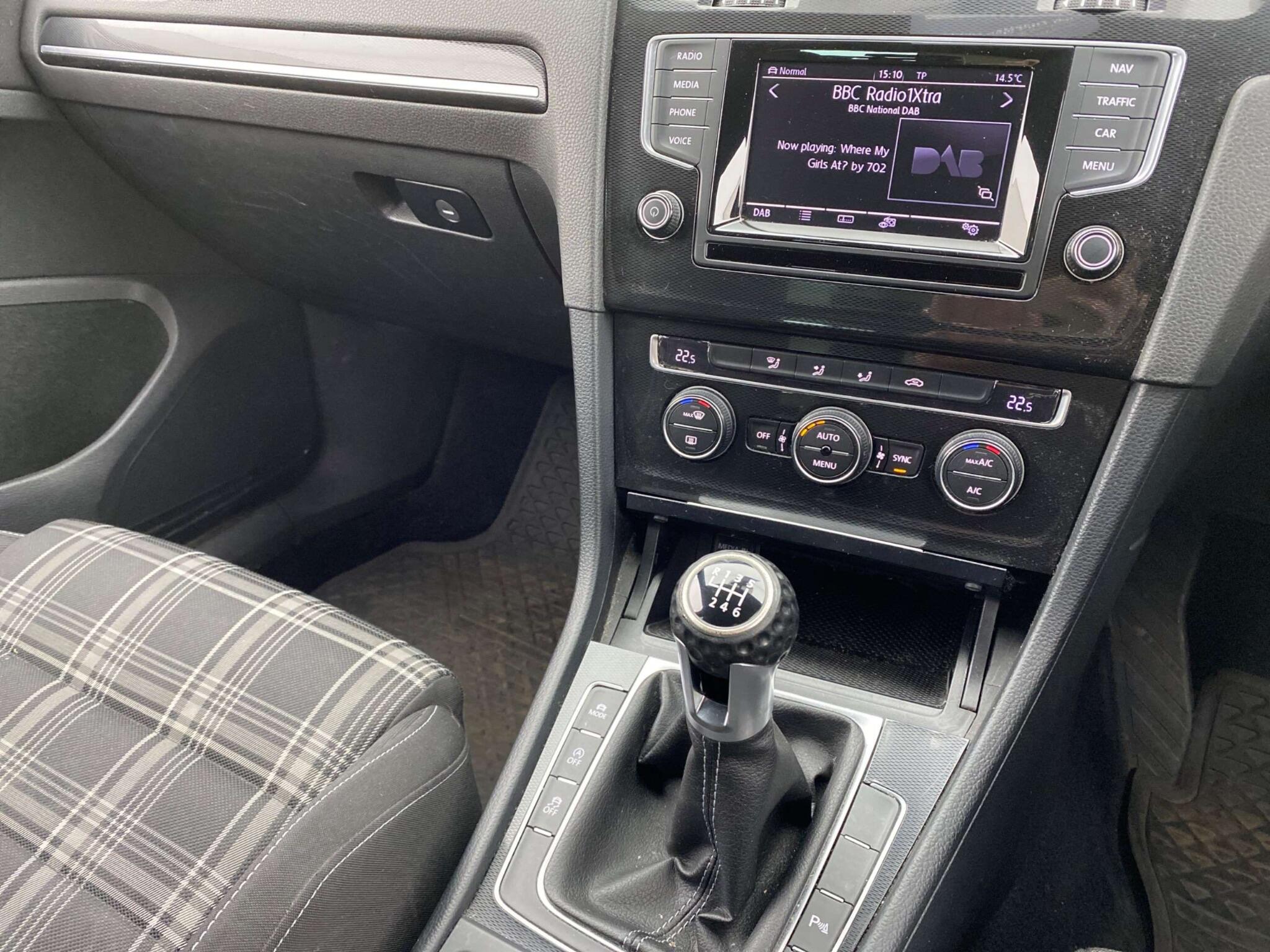 Volkswagen Golf - Image 13