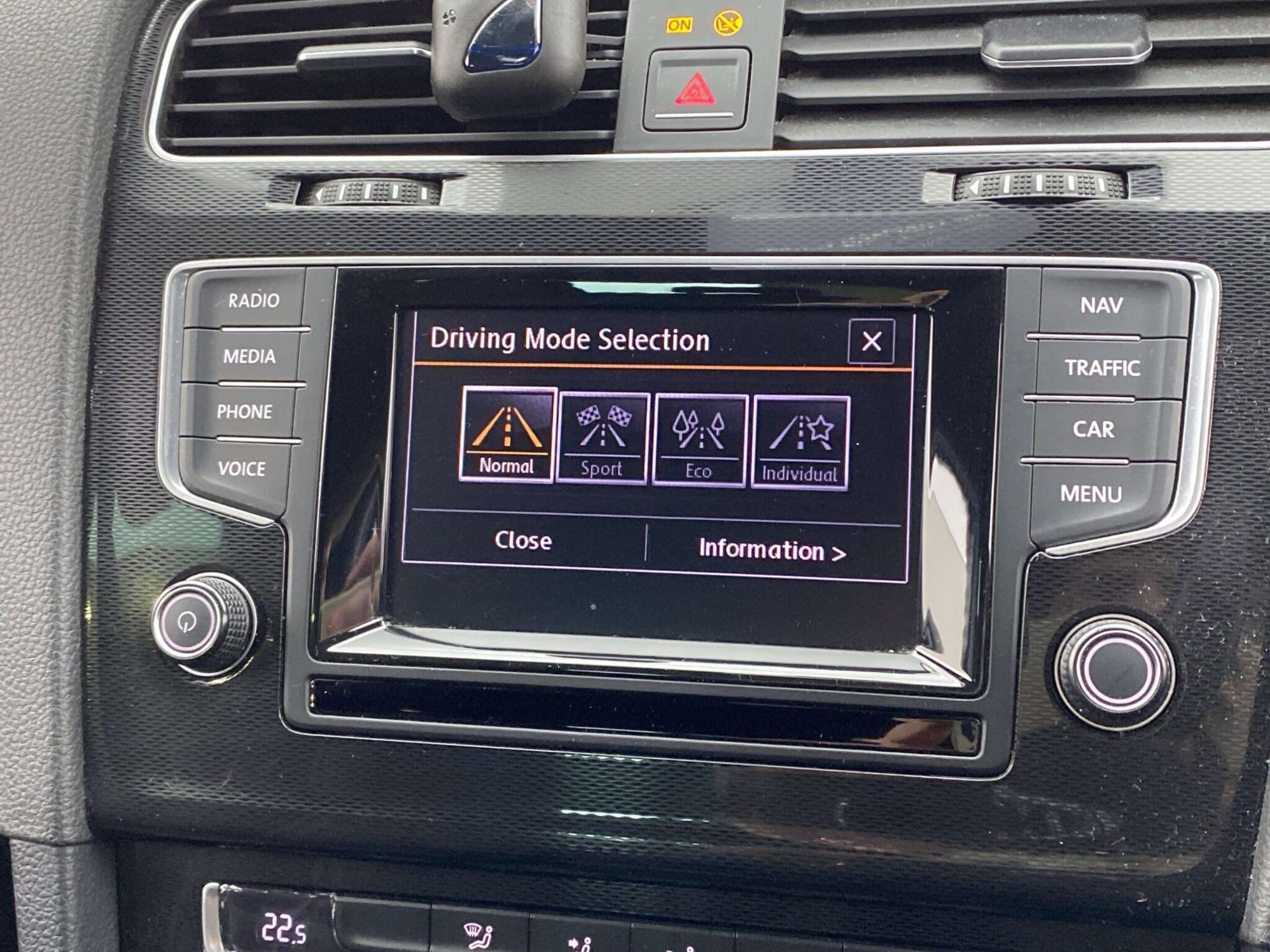 Volkswagen Golf - Image 16