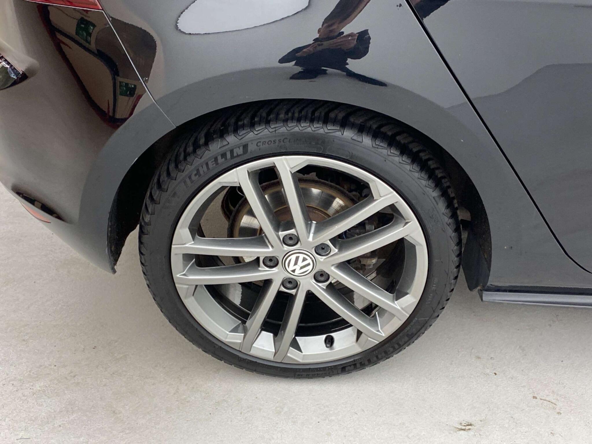 Volkswagen Golf - Image 17