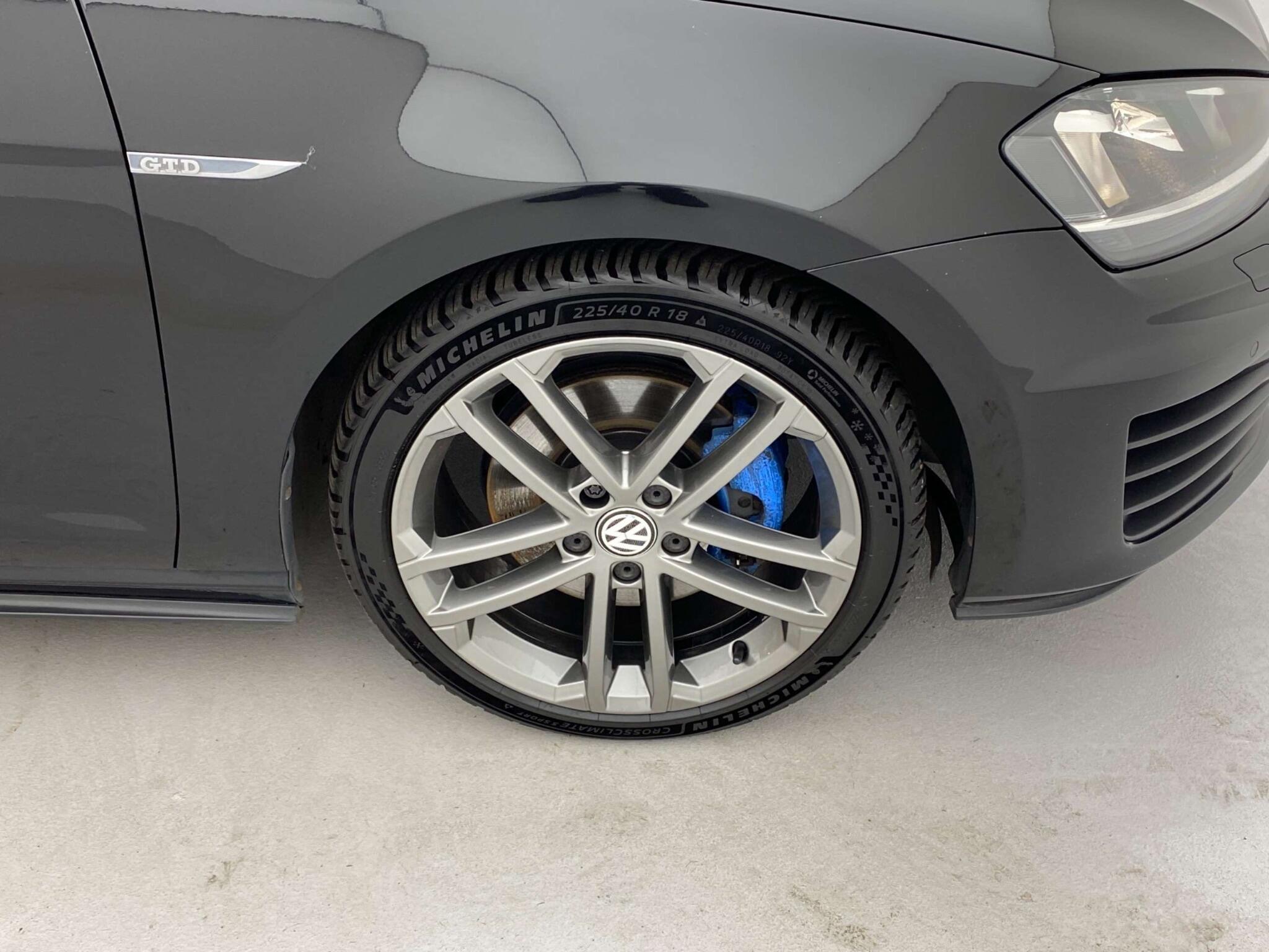 Volkswagen Golf - Image 19