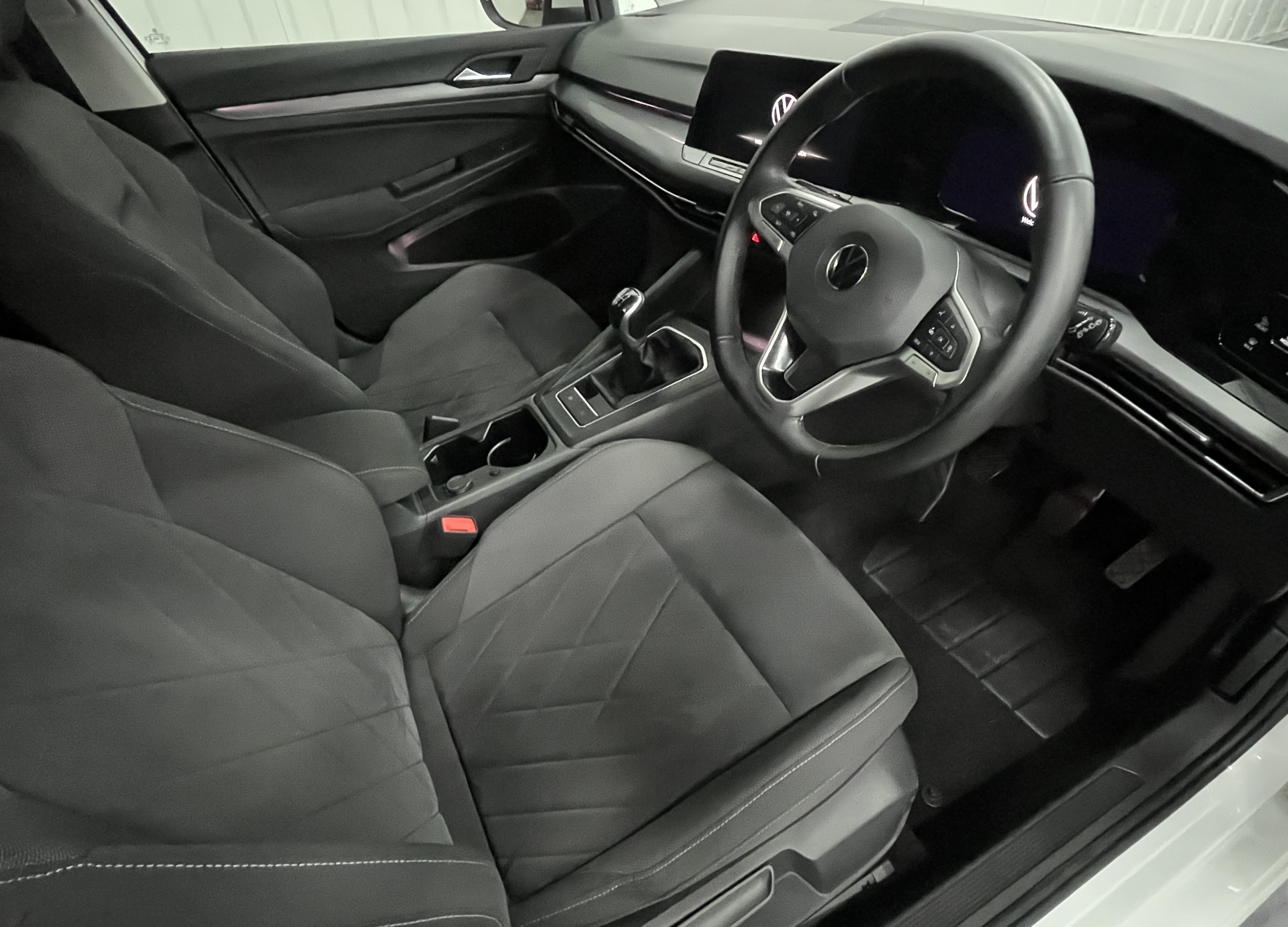 Volkswagen Golf - Image 11