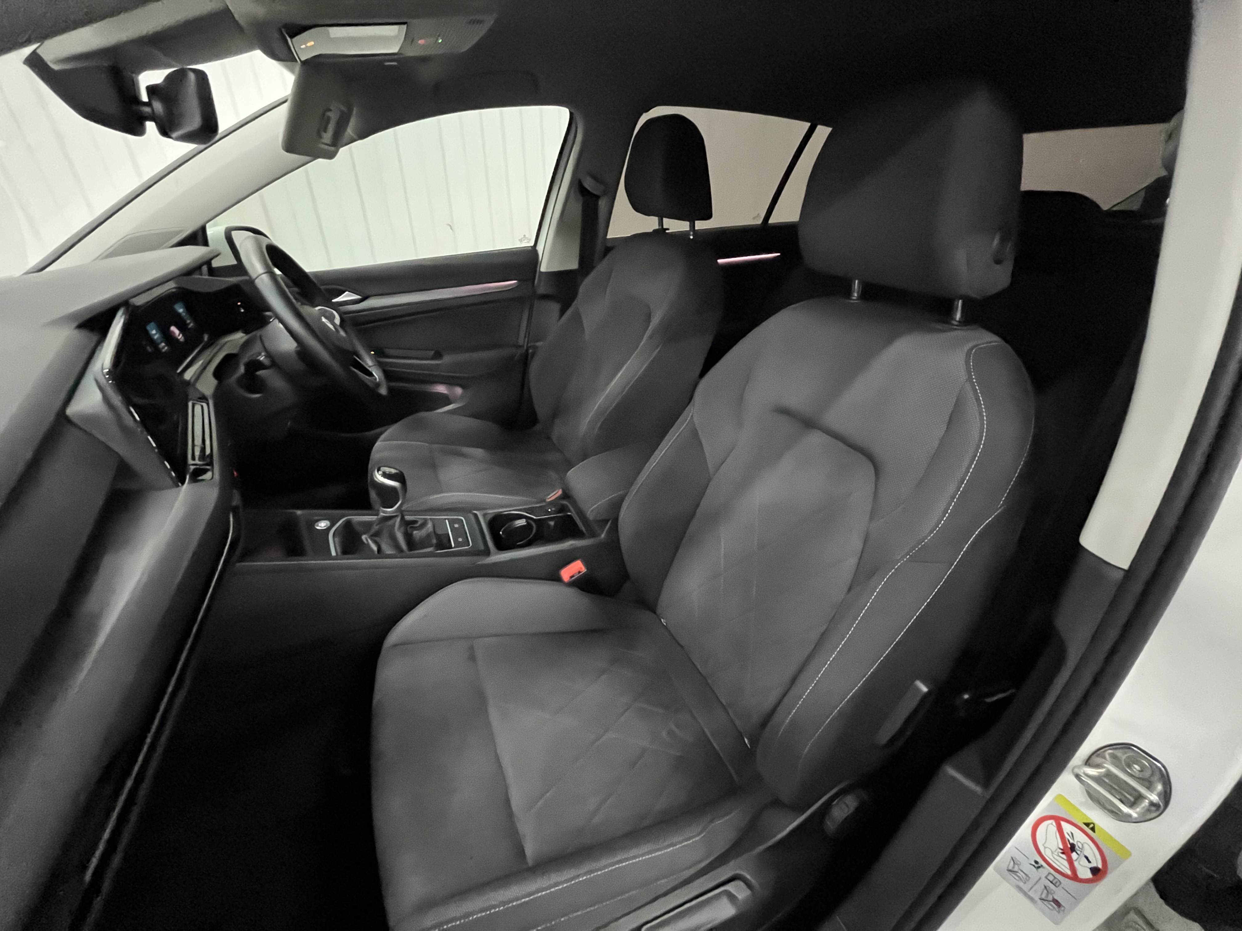 Volkswagen Golf - Image 27