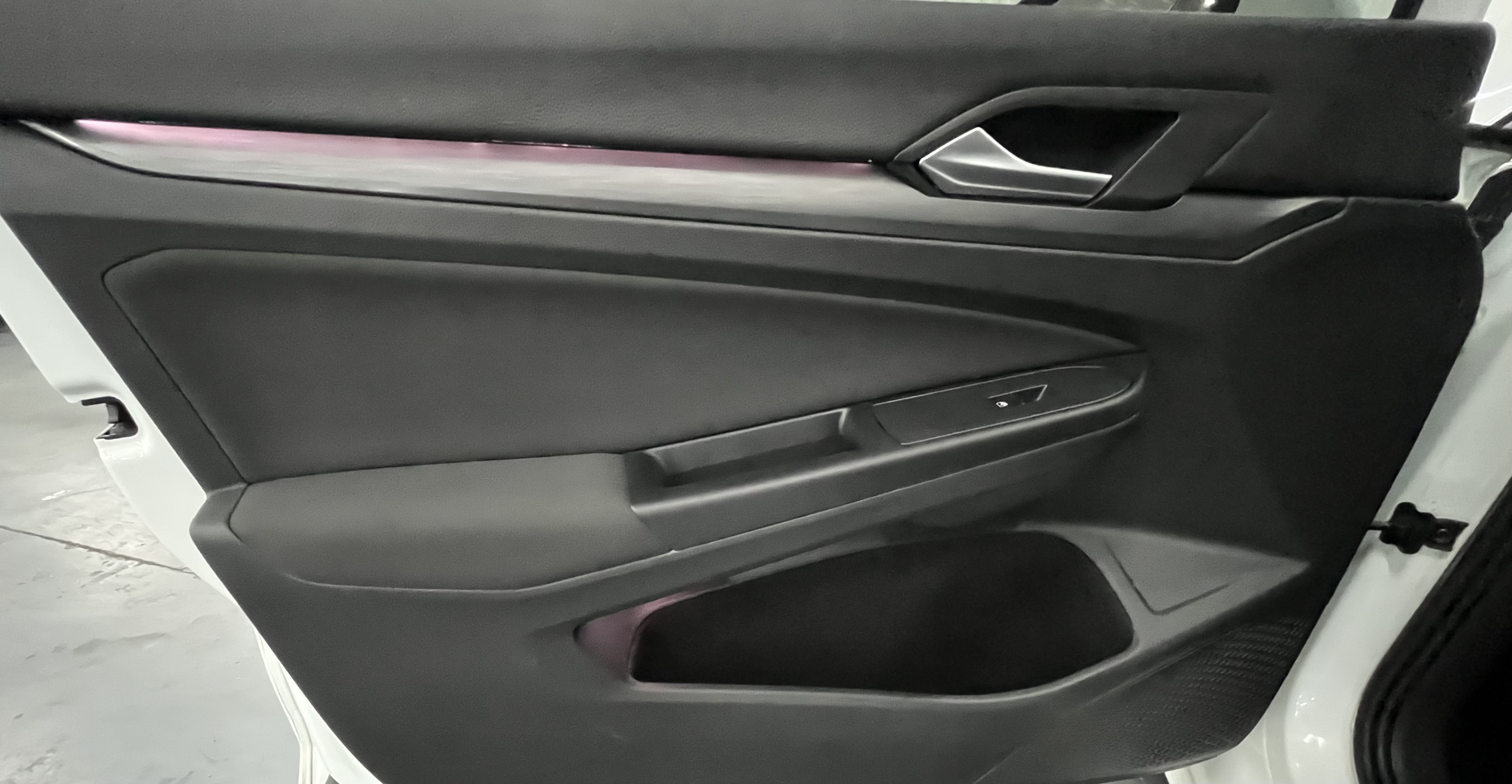 Volkswagen Golf - Image 28