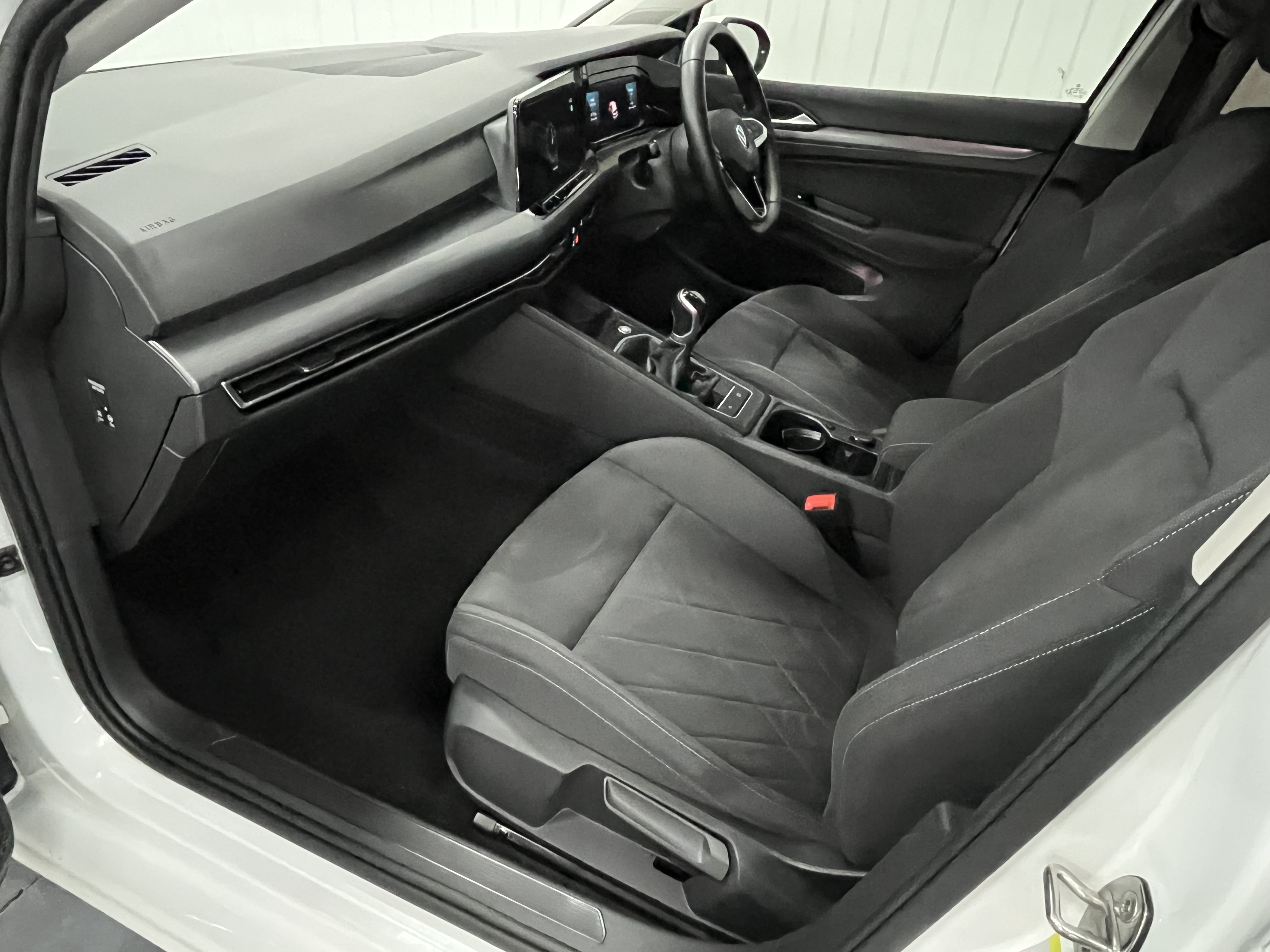 Volkswagen Golf - Image 29