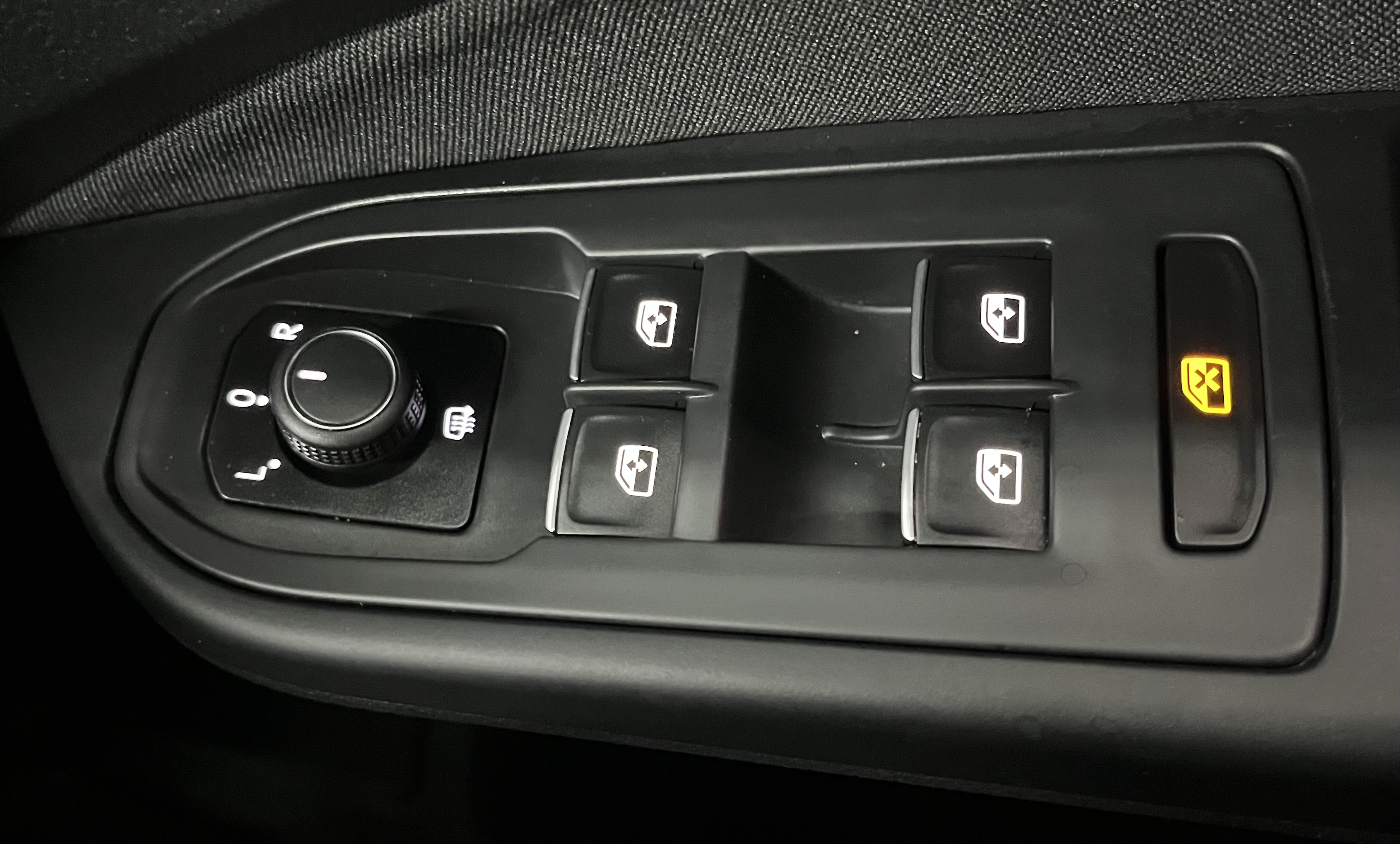 Volkswagen Golf - Image 40