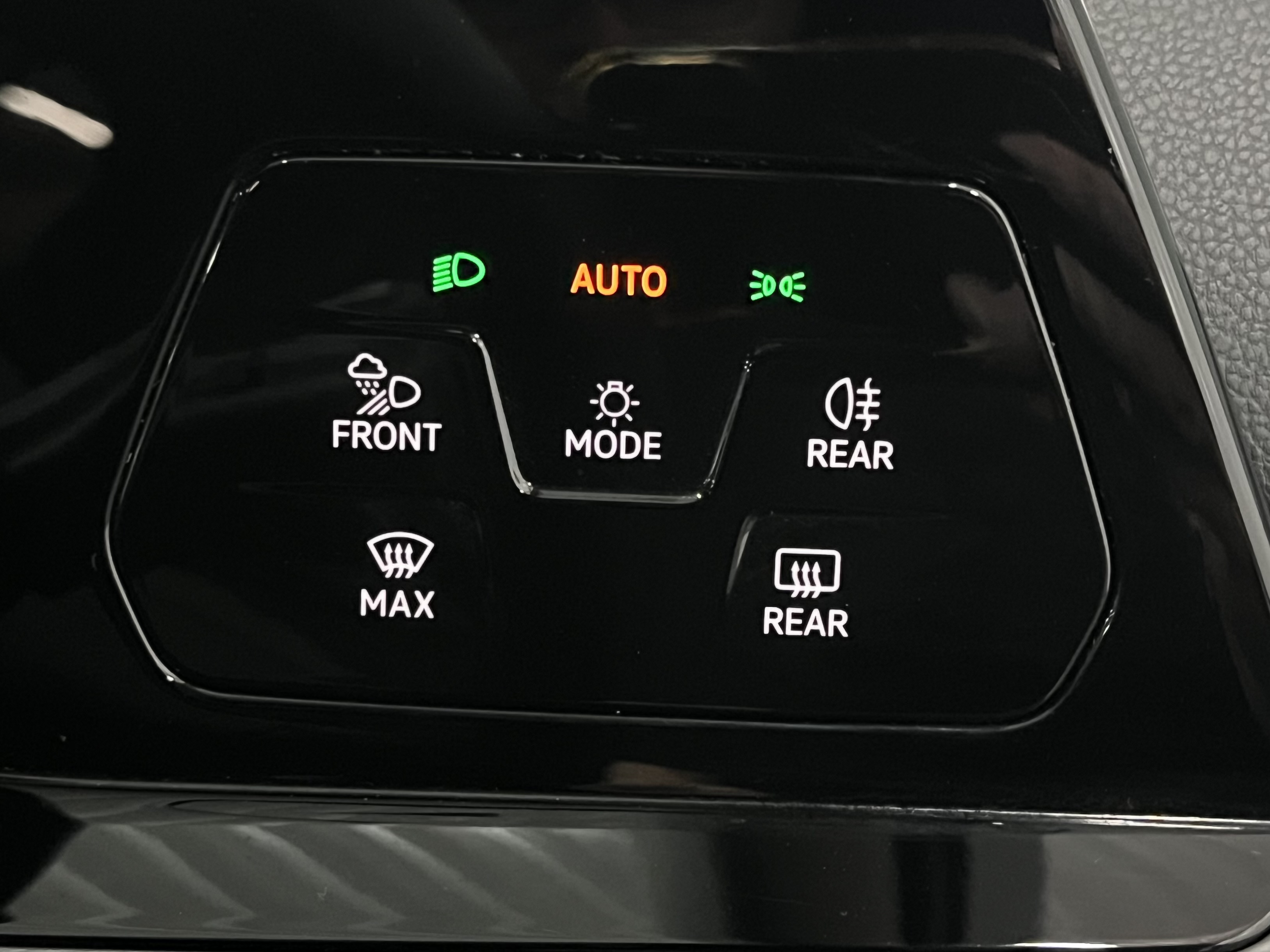 Volkswagen Golf - Image 44