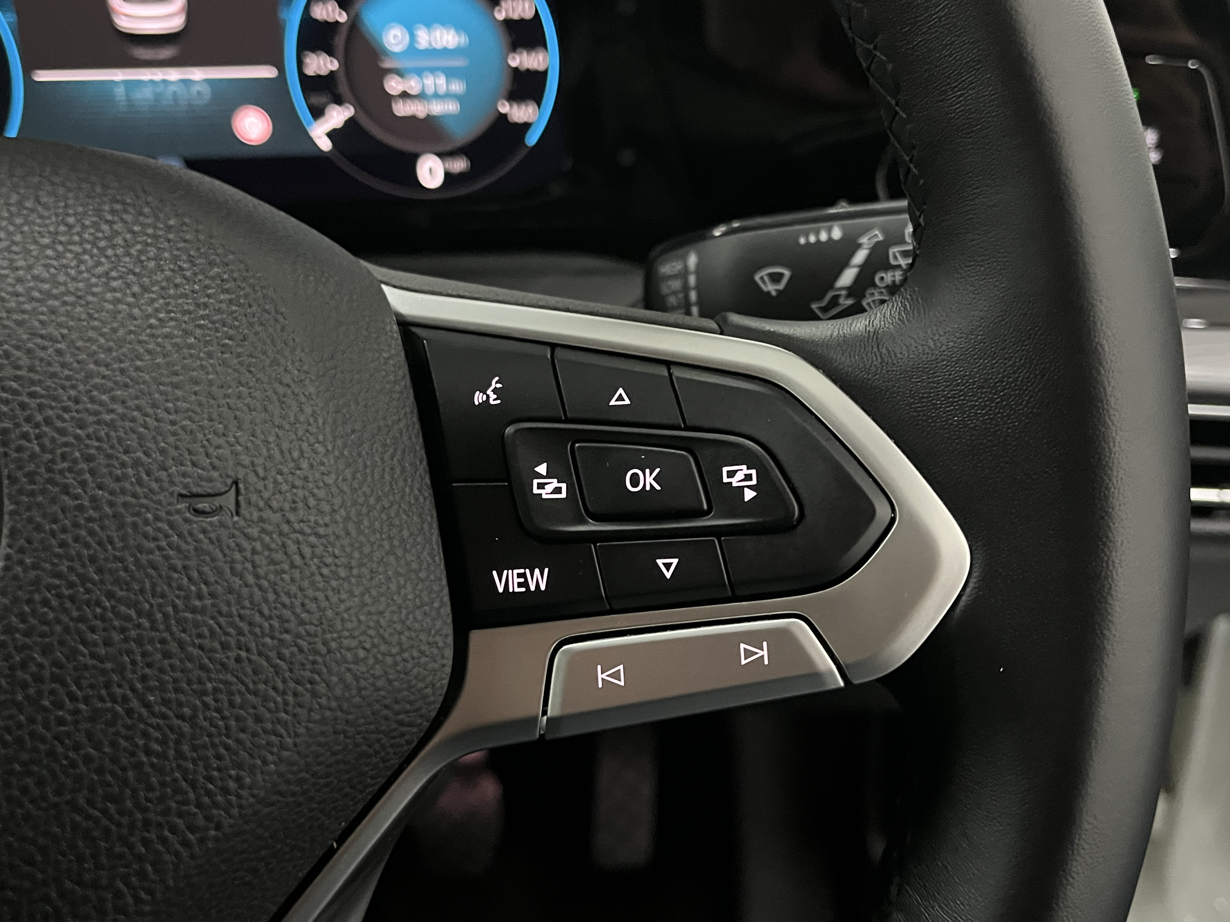 Volkswagen Golf - Image 45