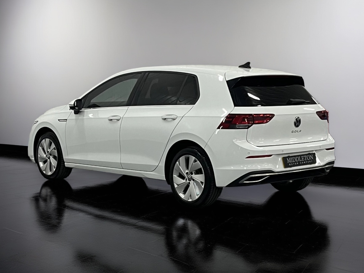 Volkswagen Golf - Image 22