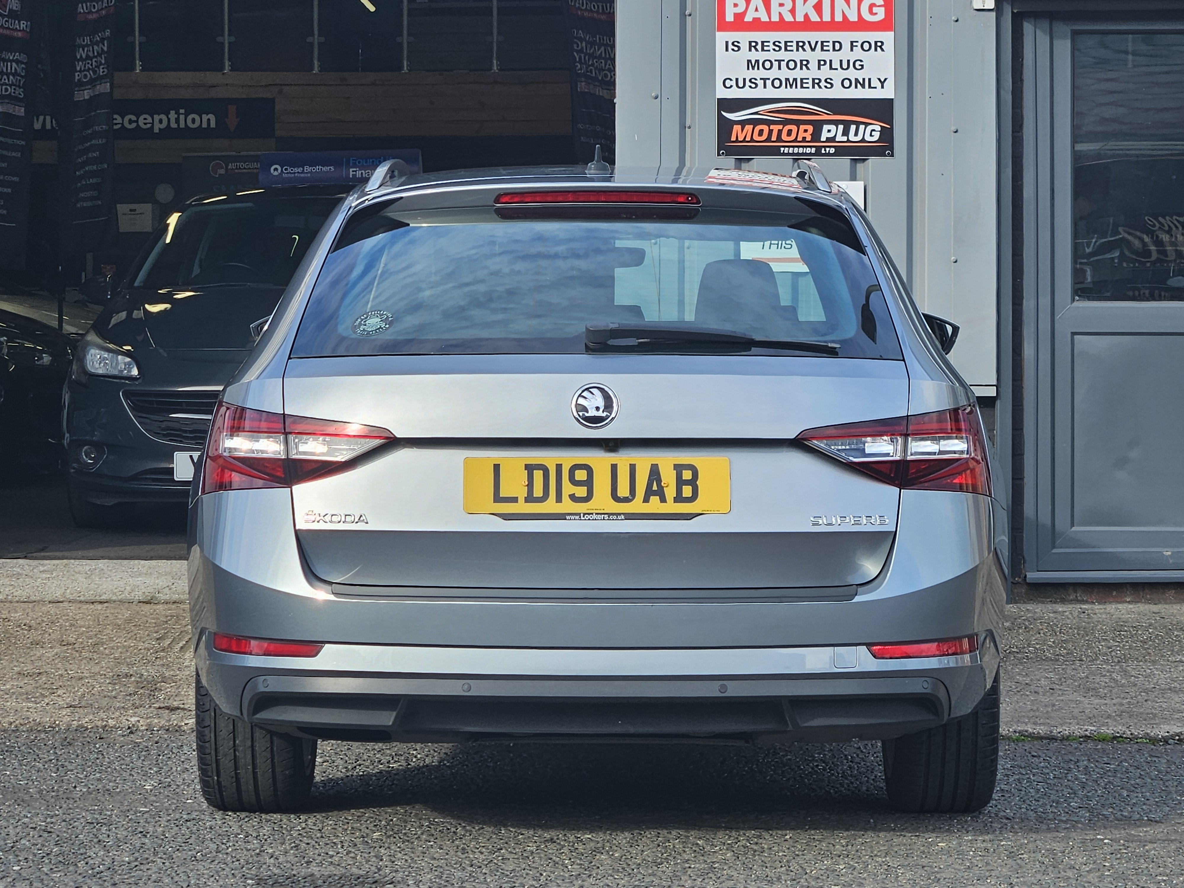 Skoda Superb - Image 4