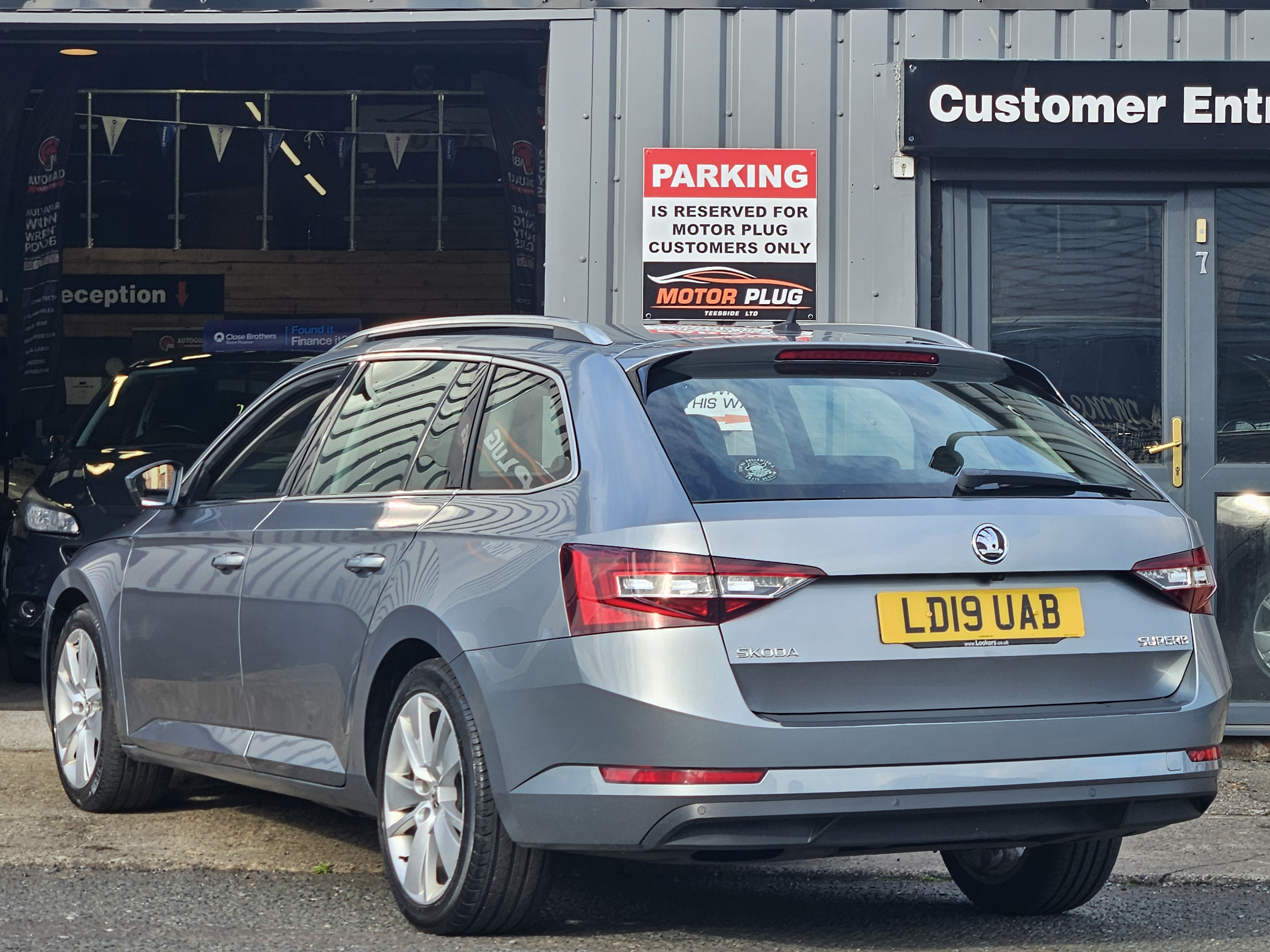 Skoda Superb - Image 2