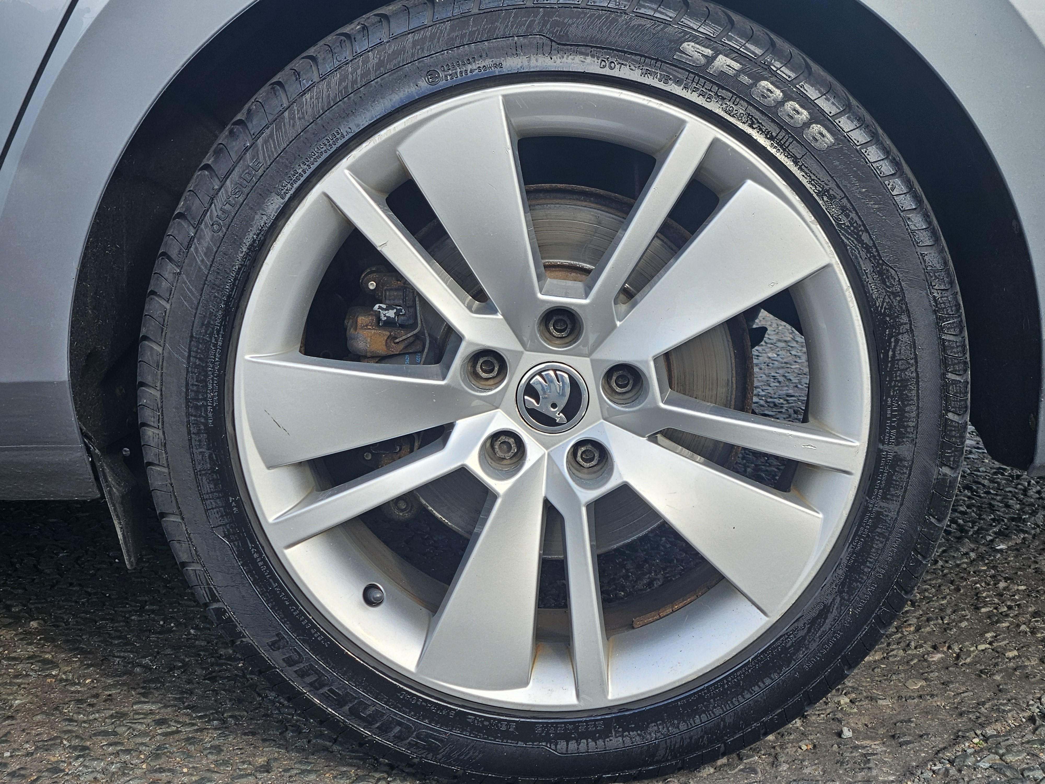 Skoda Superb - Image 8