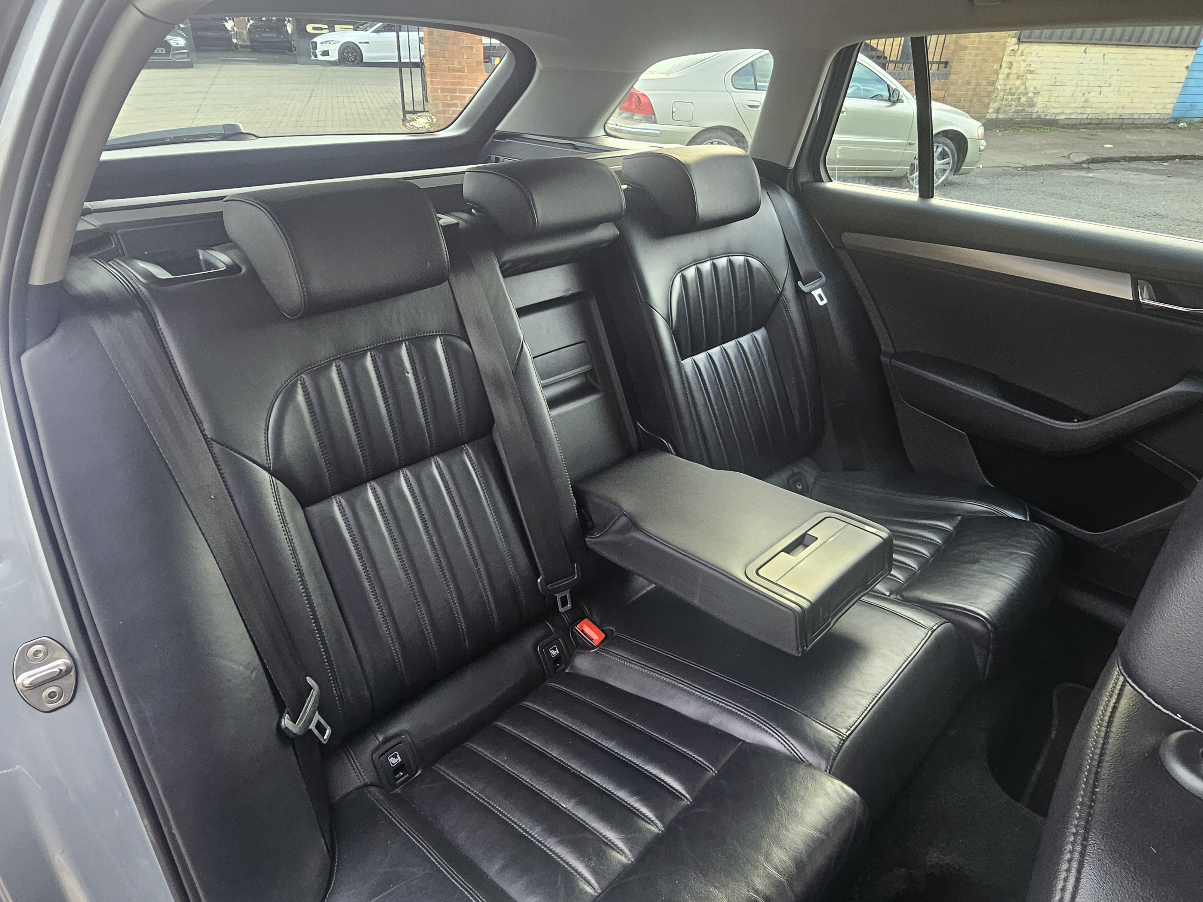 Skoda Superb - Image 21