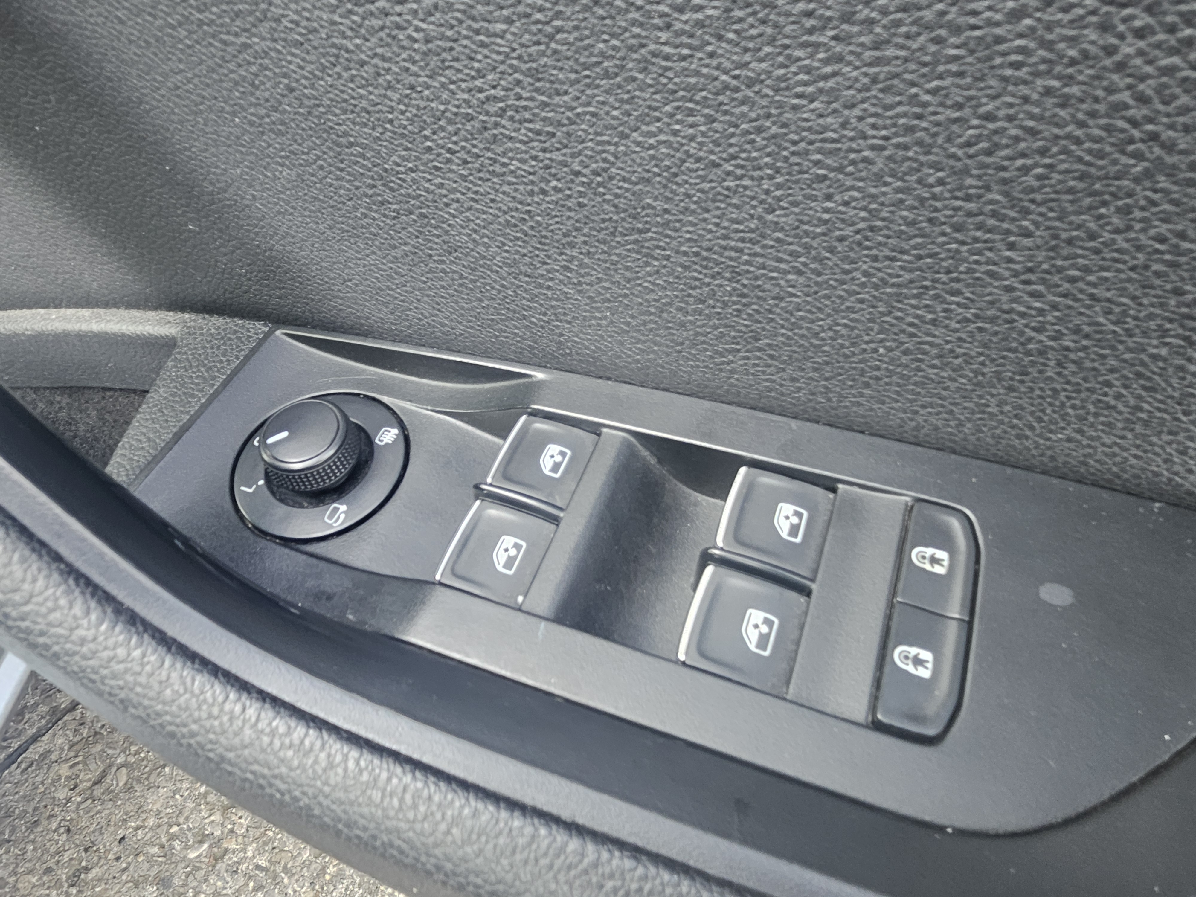 Skoda Superb - Image 23