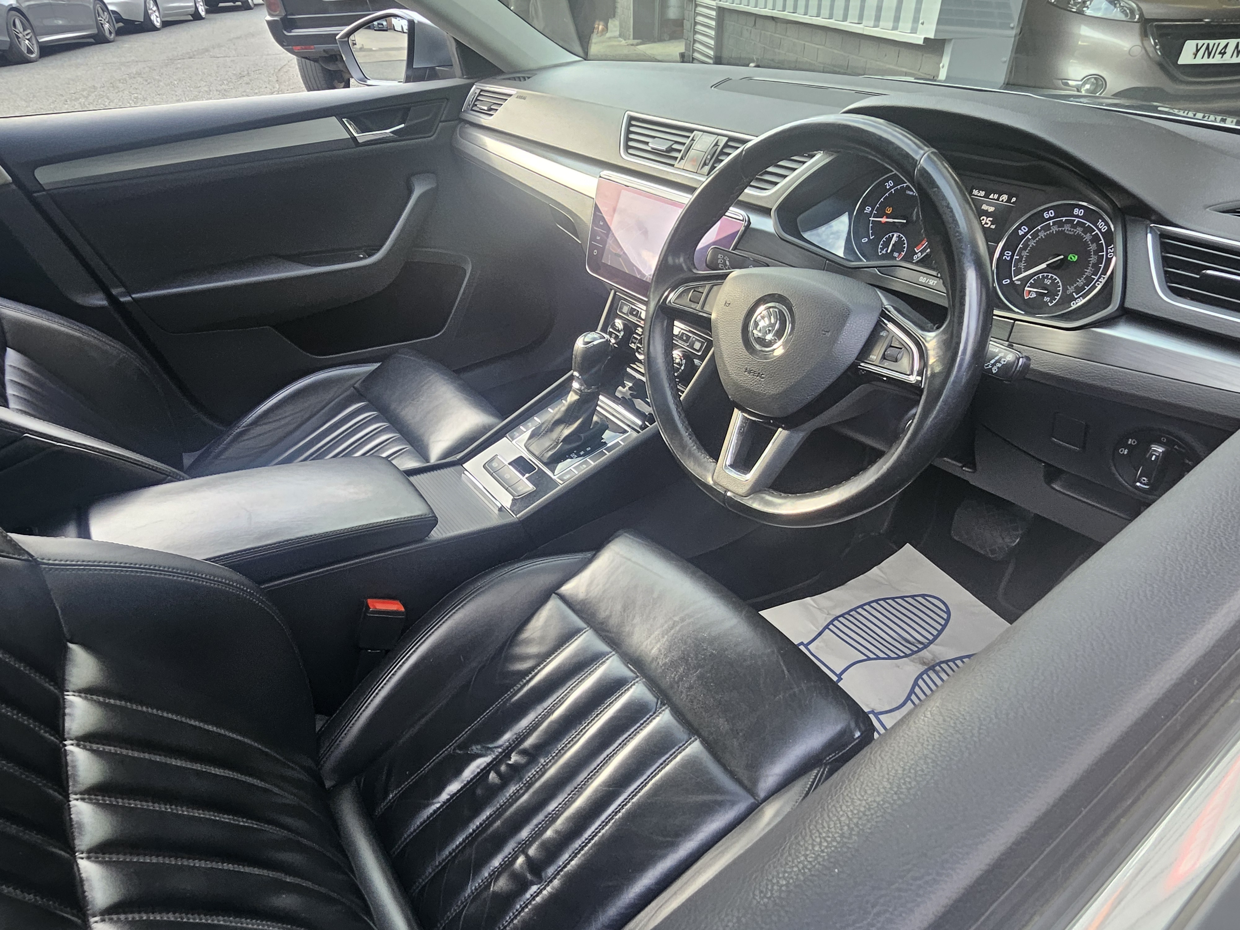 Skoda Superb - Image 25