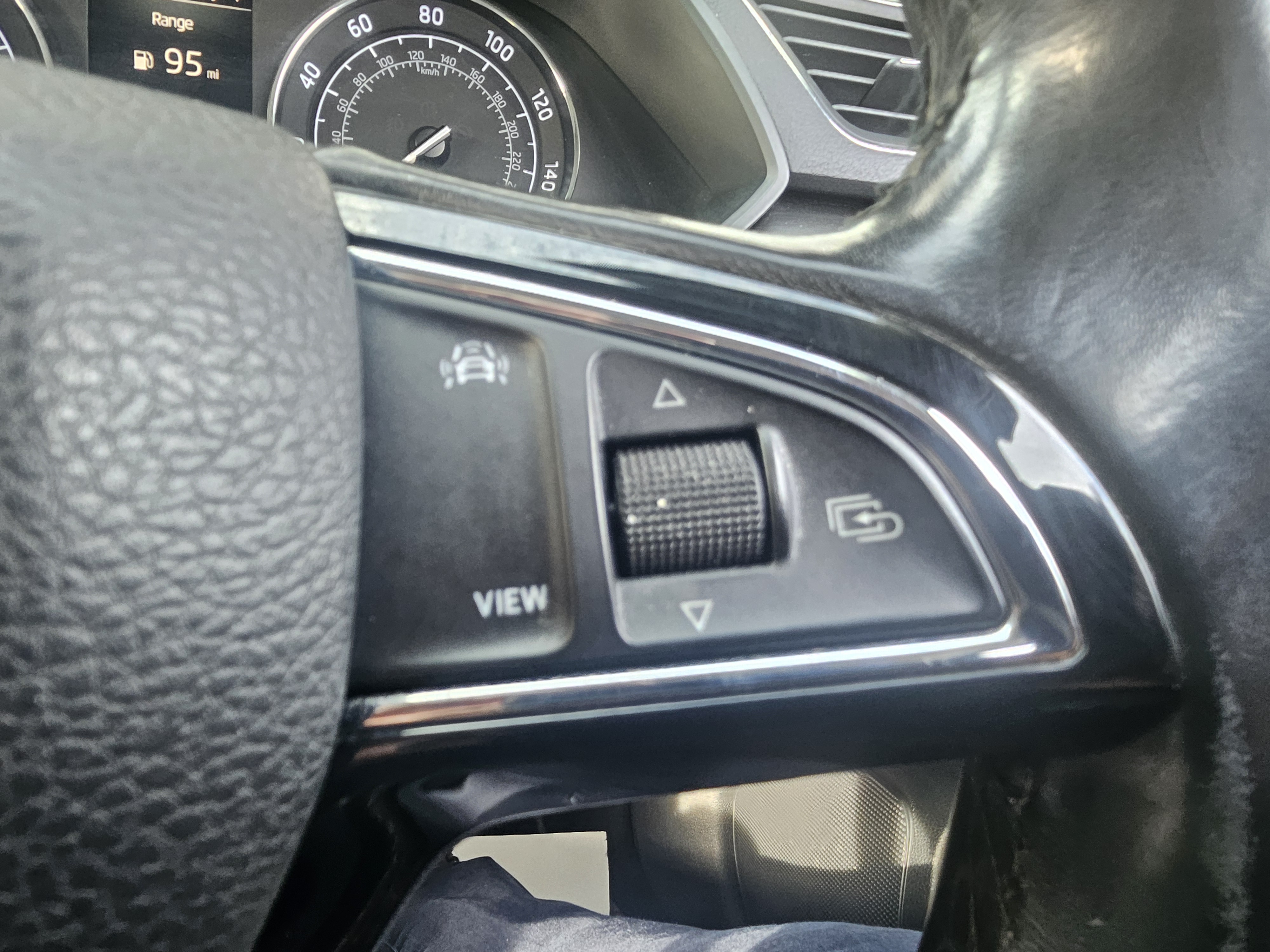Skoda Superb - Image 34