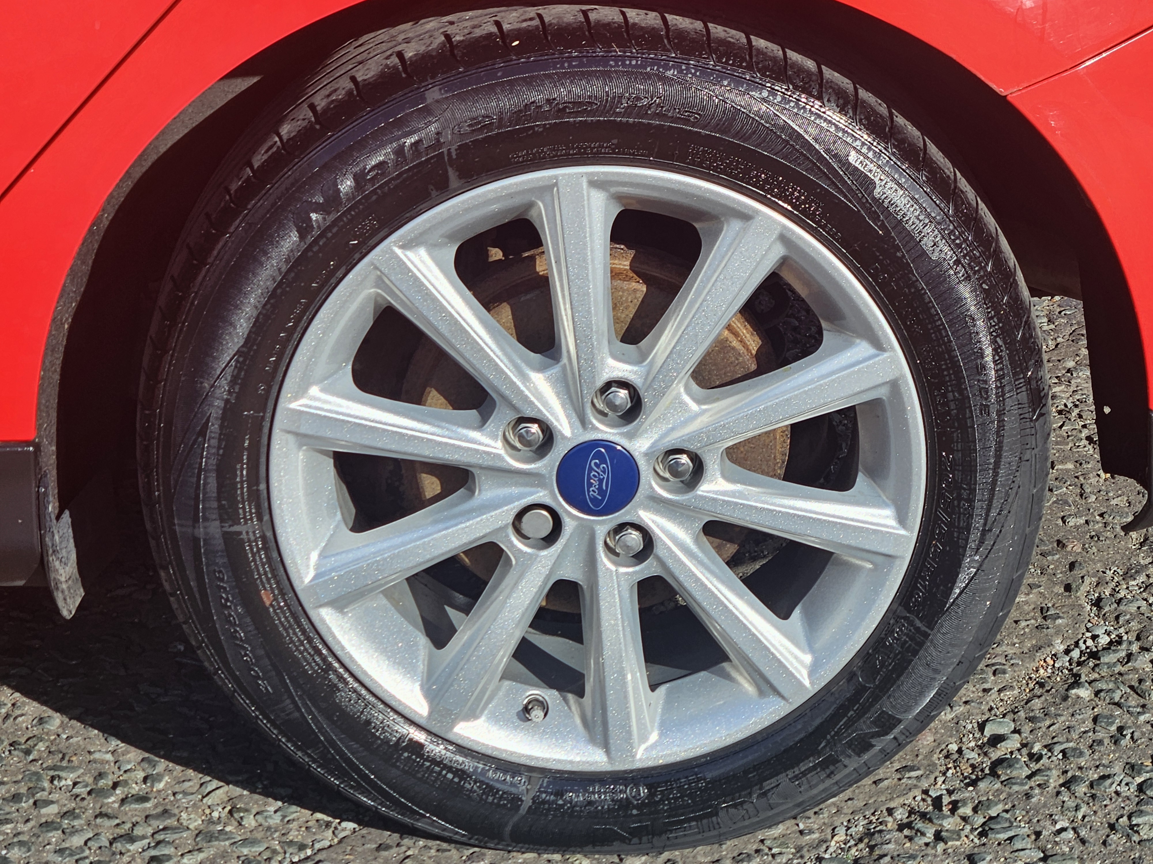 Ford Focus - Image 8