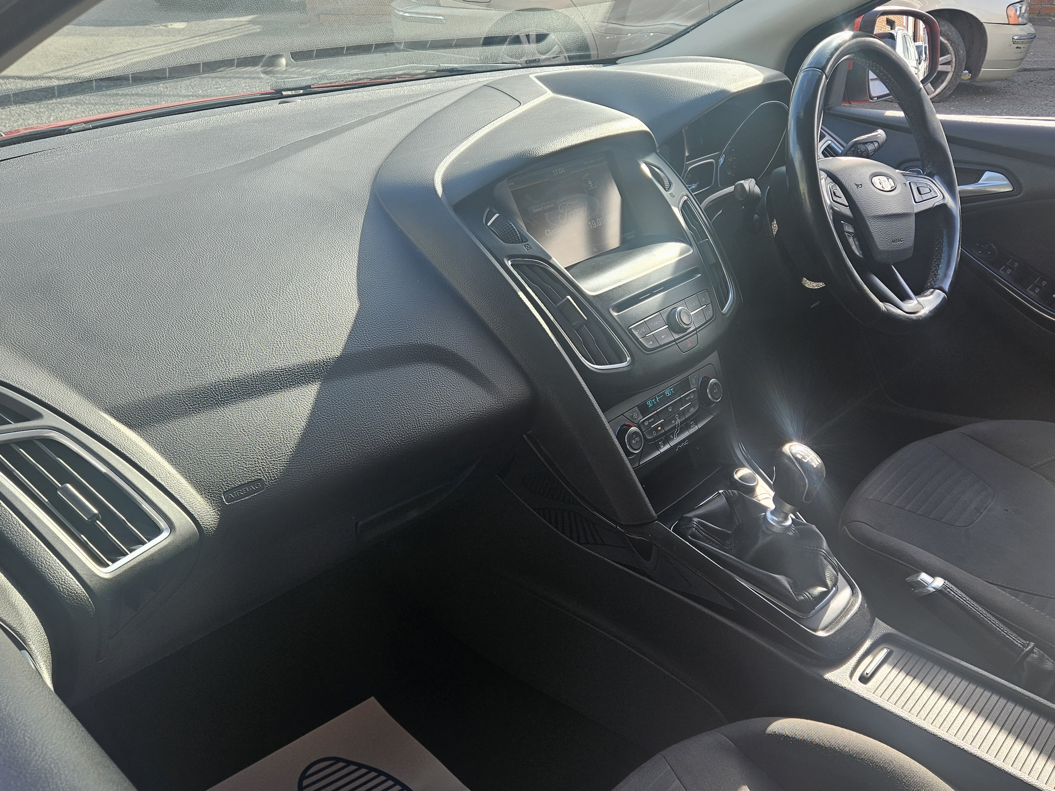 Ford Focus - Image 9