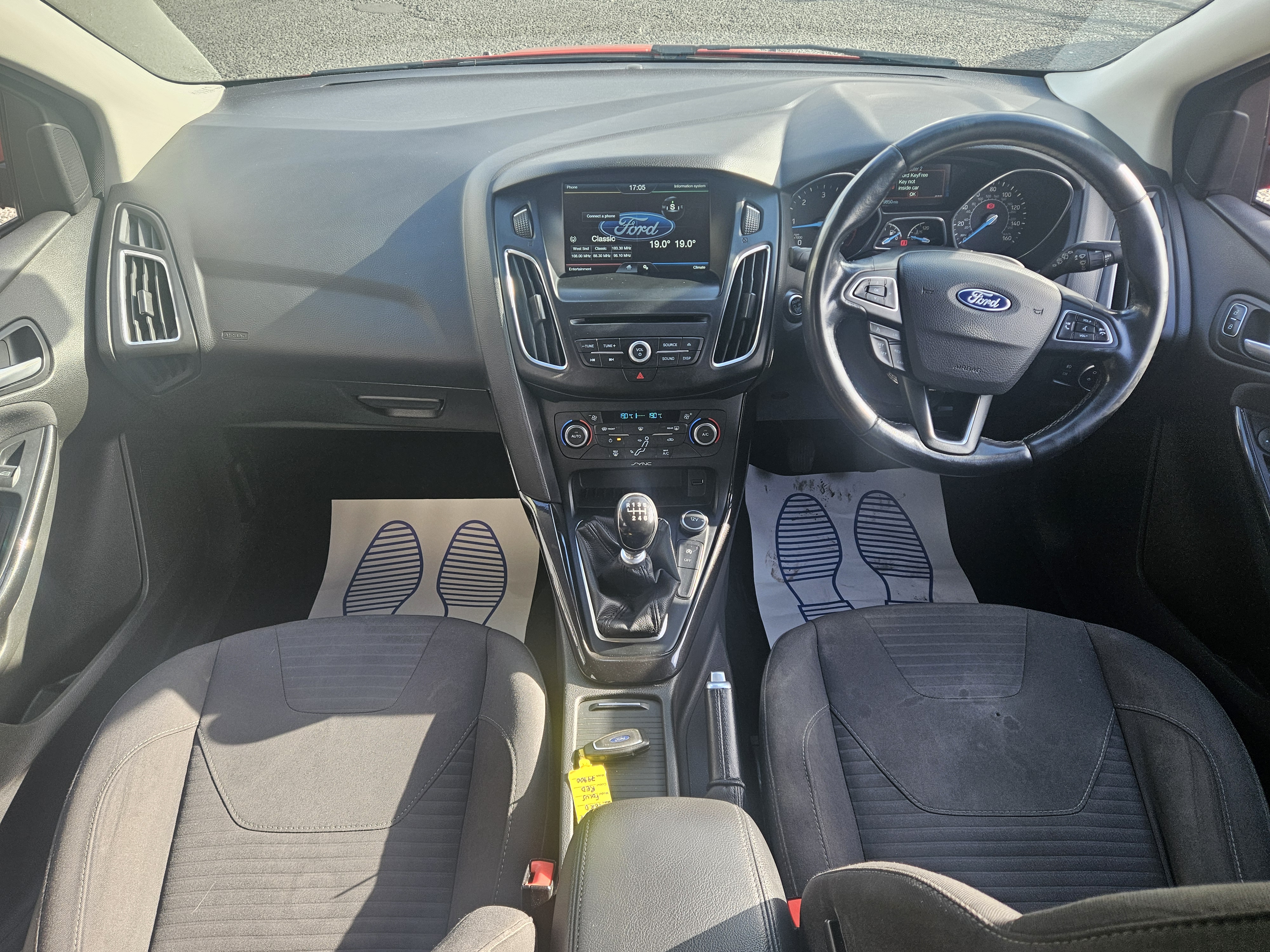 Ford Focus - Image 16