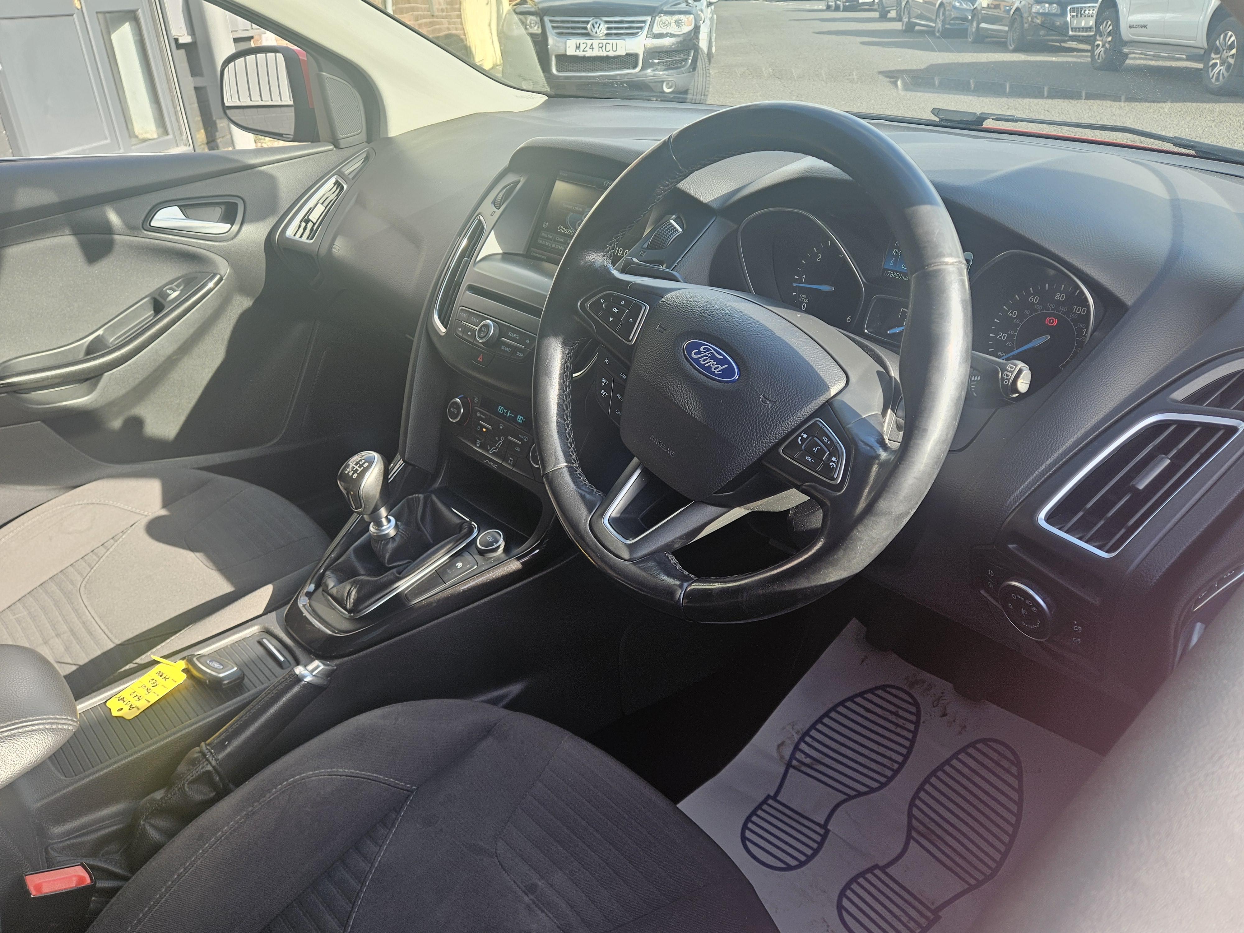 Ford Focus - Image 17