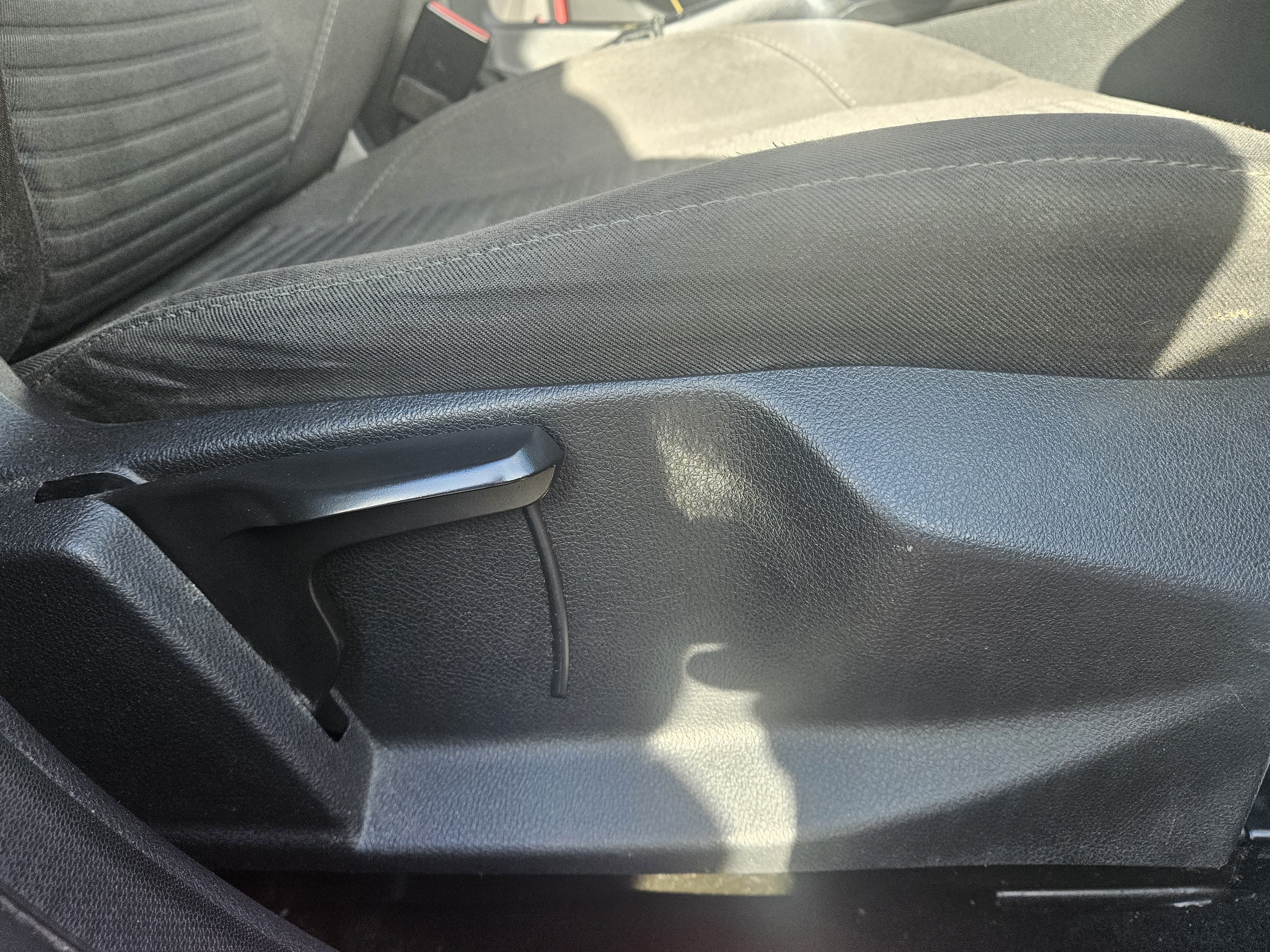 Ford Focus - Image 21