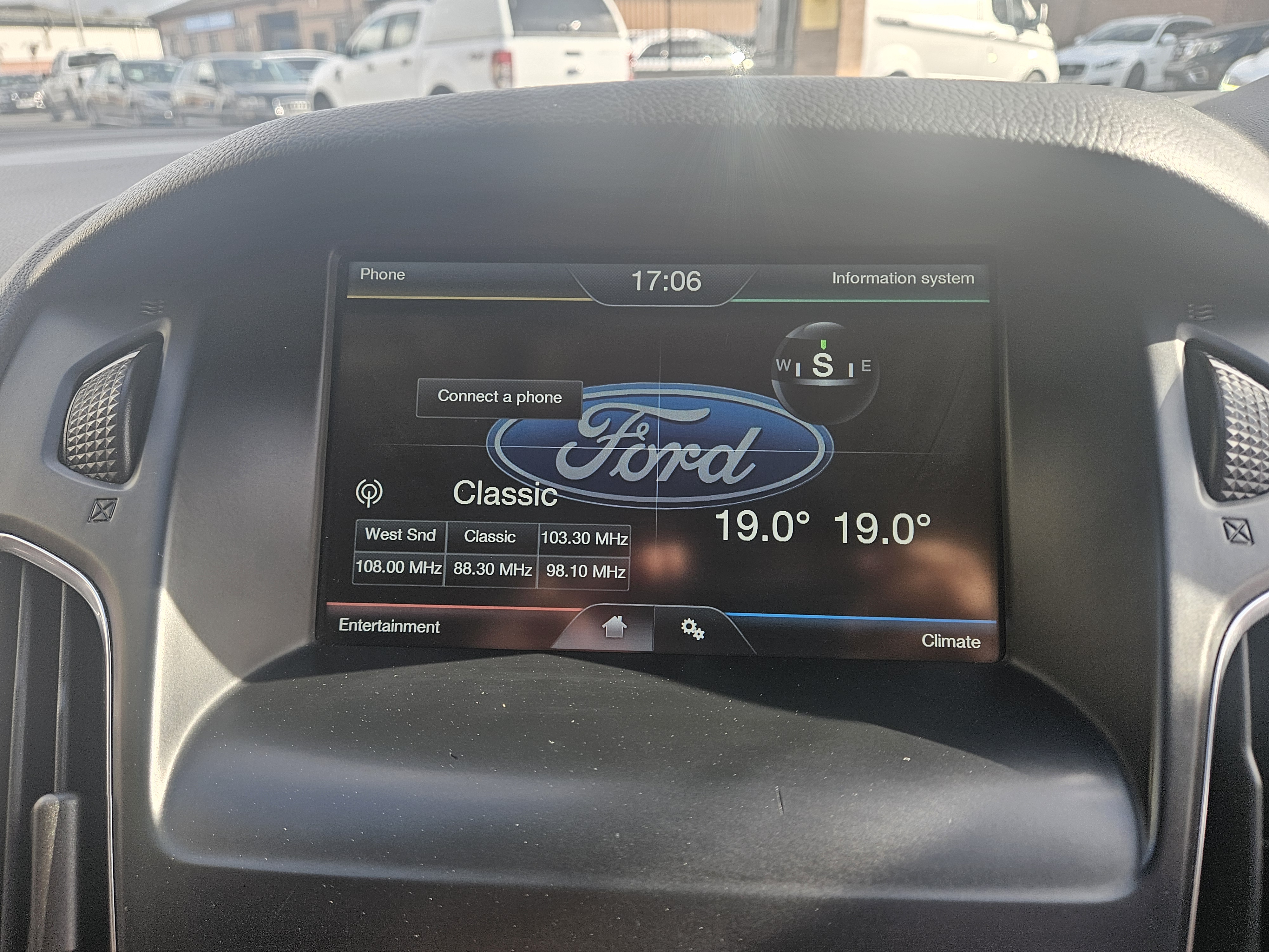 Ford Focus - Image 27