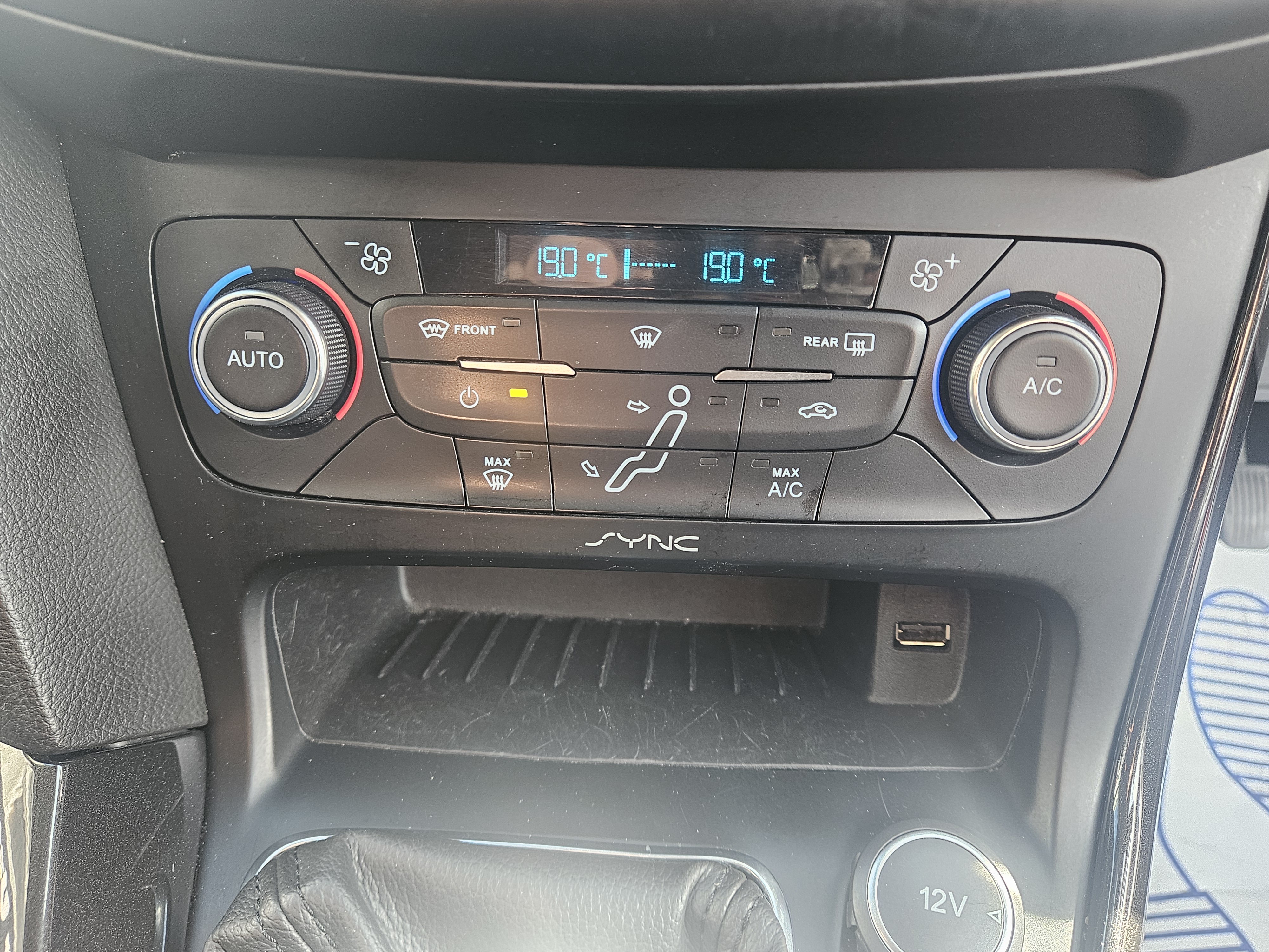 Ford Focus - Image 29
