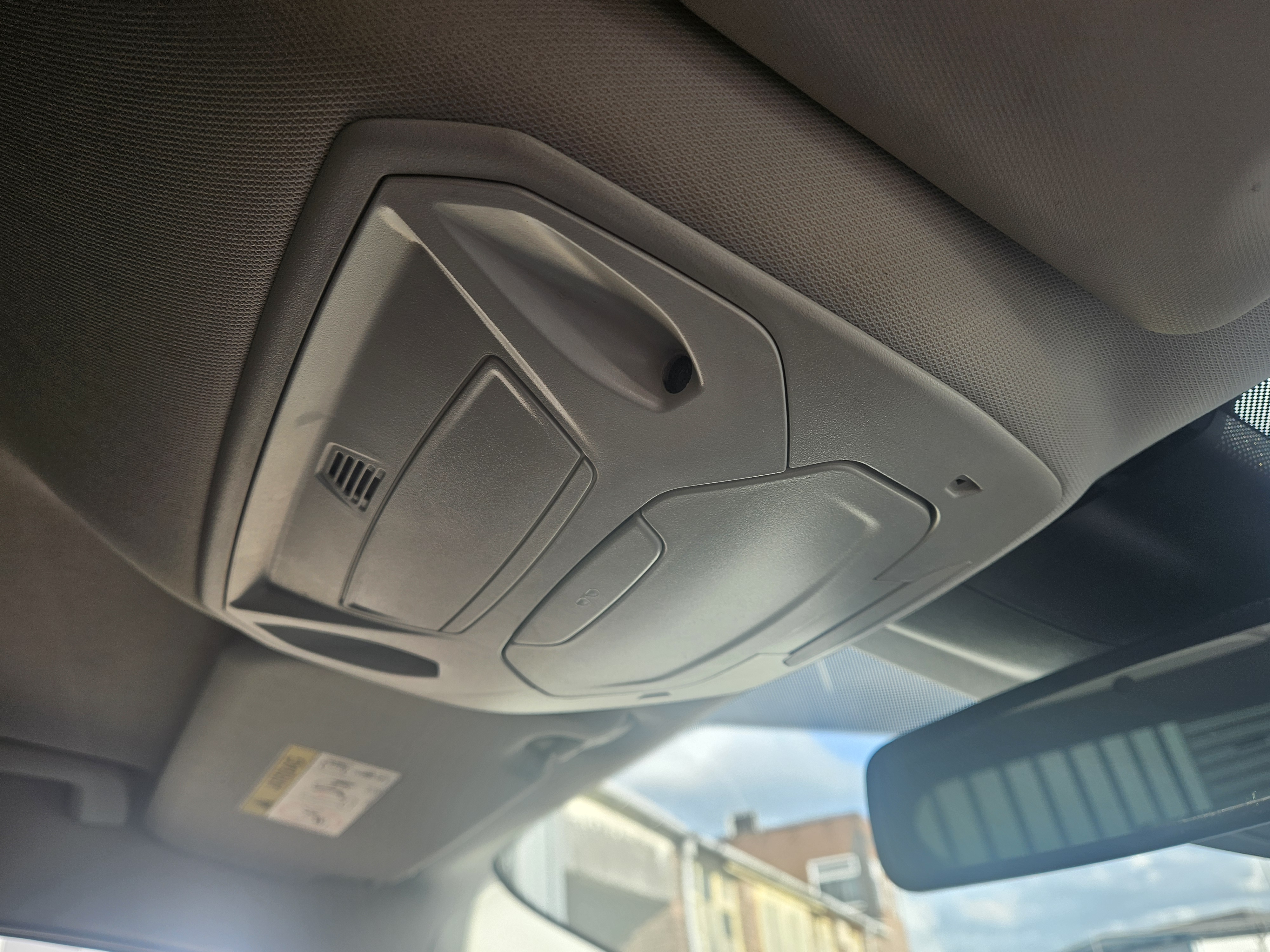 Ford Focus - Image 30