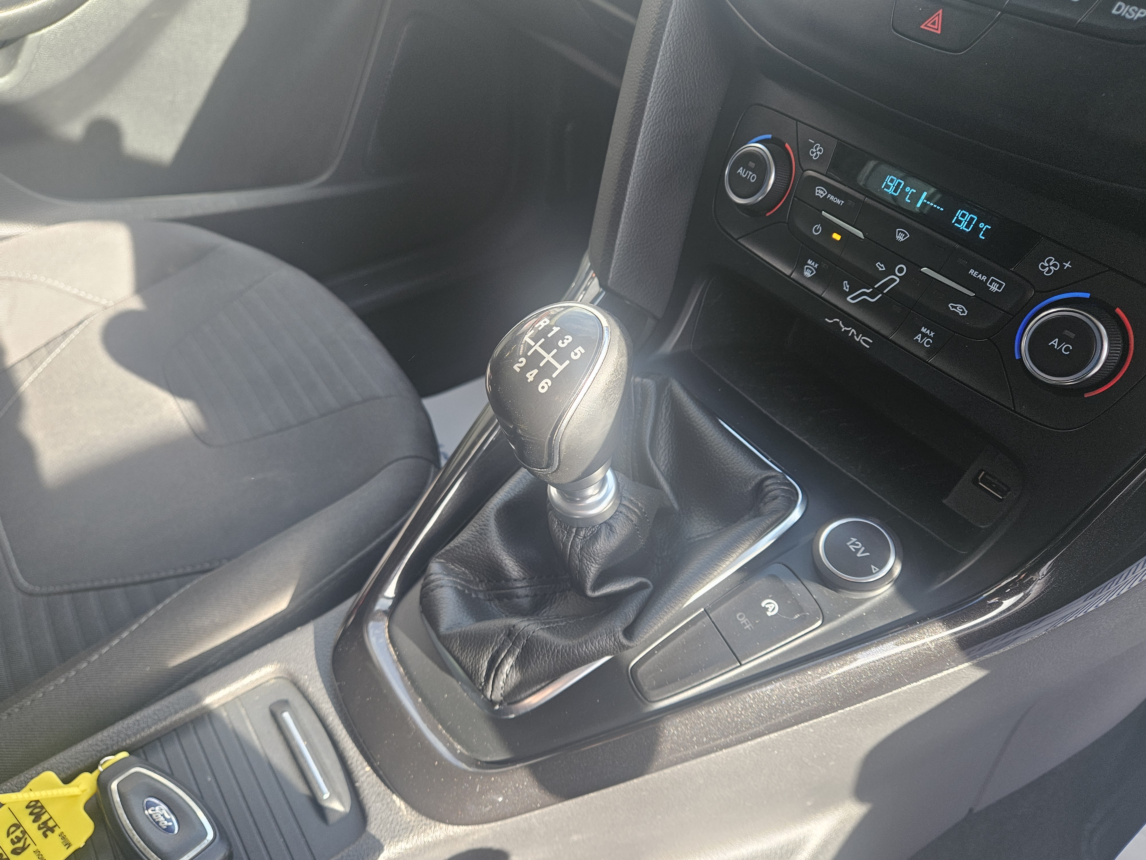 Ford Focus - Image 31
