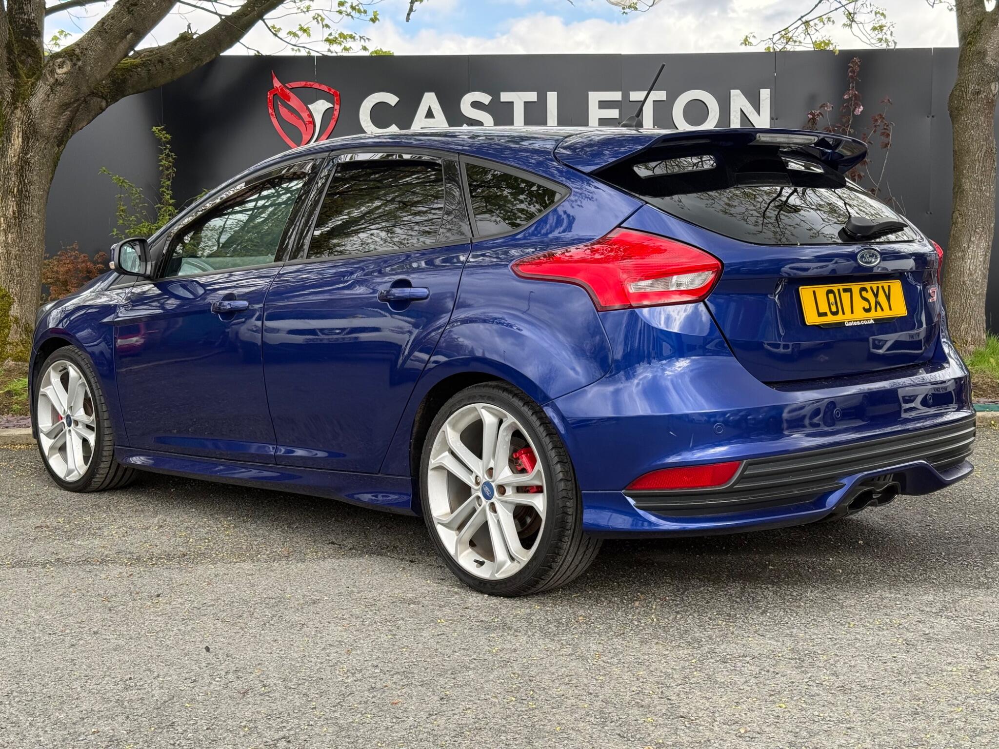 Ford Focus - Image 9